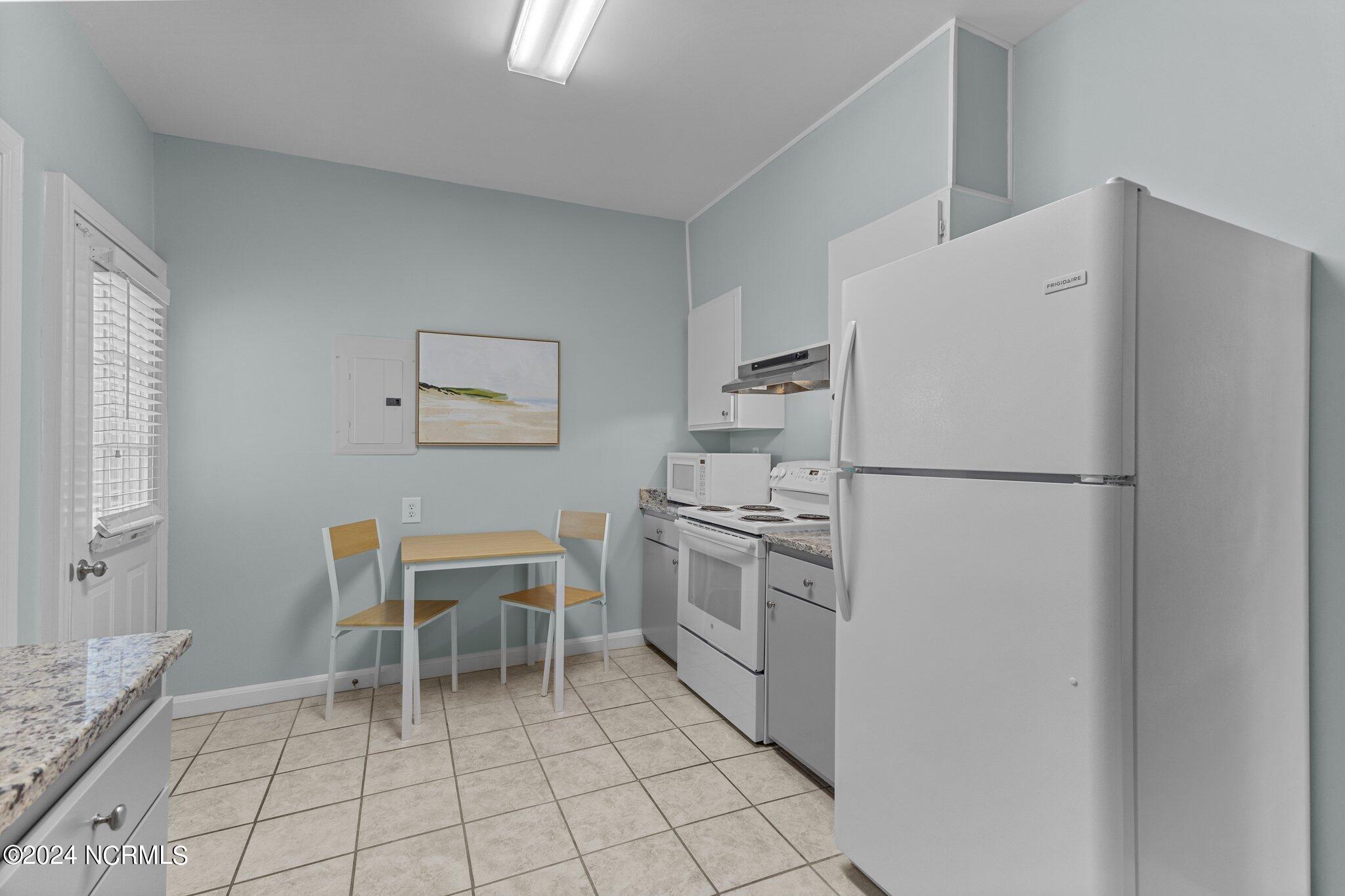 1406 Evans Street A Property Photo 10