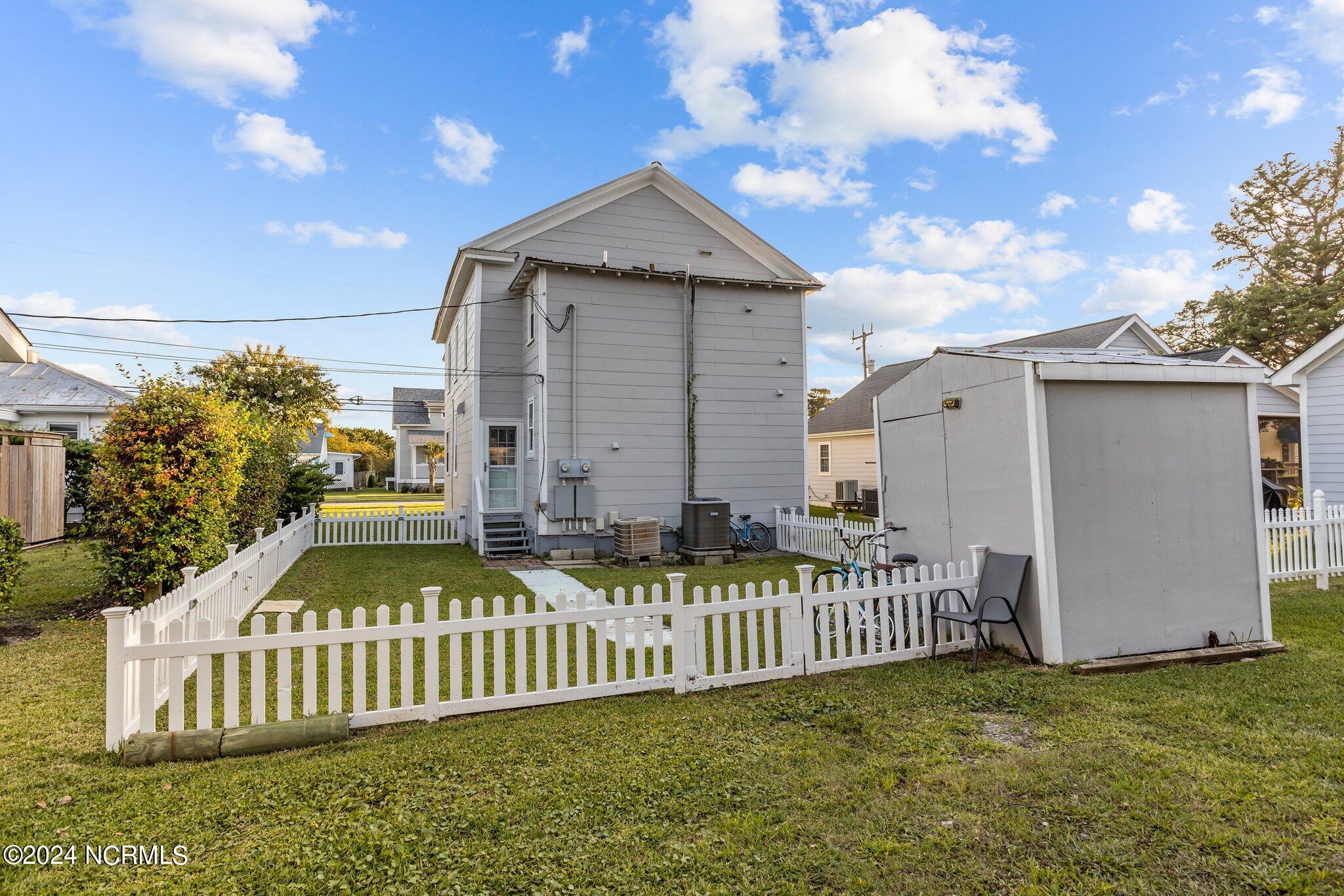 1406 Evans Street A Property Photo 23
