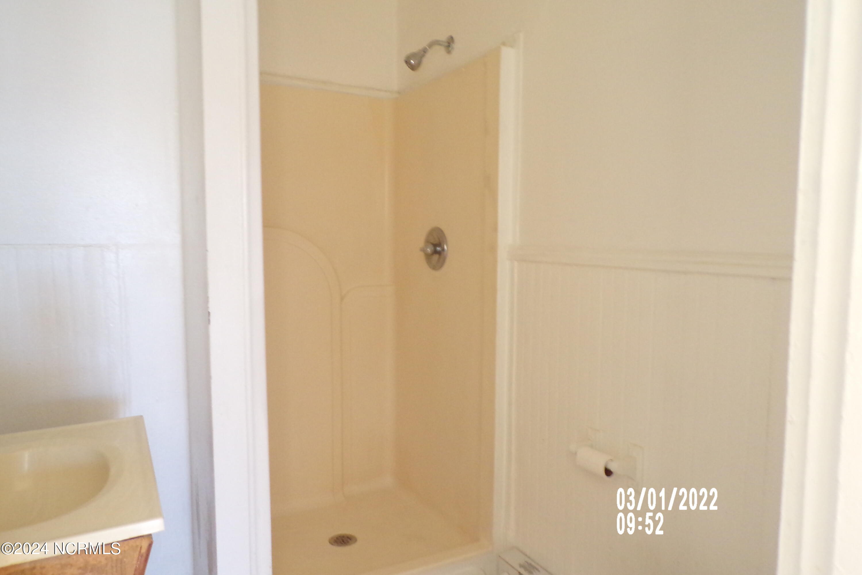 113 E Cypress Street Property Photo 3