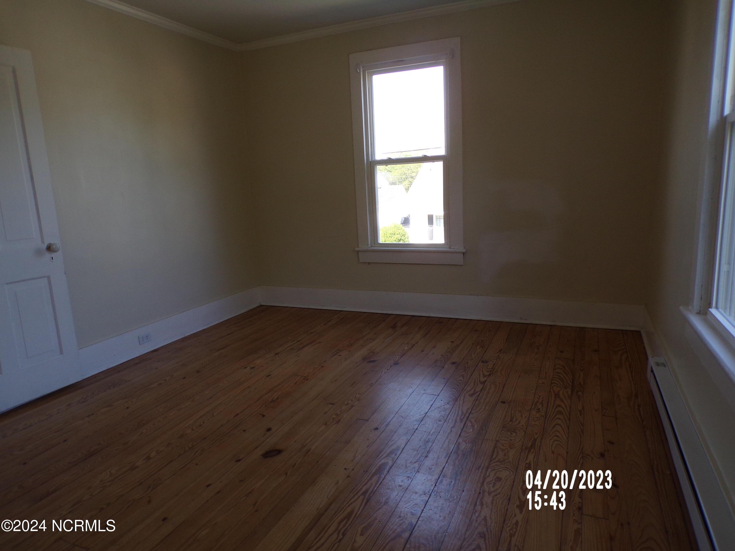 113 E Cypress Street Property Photo 4
