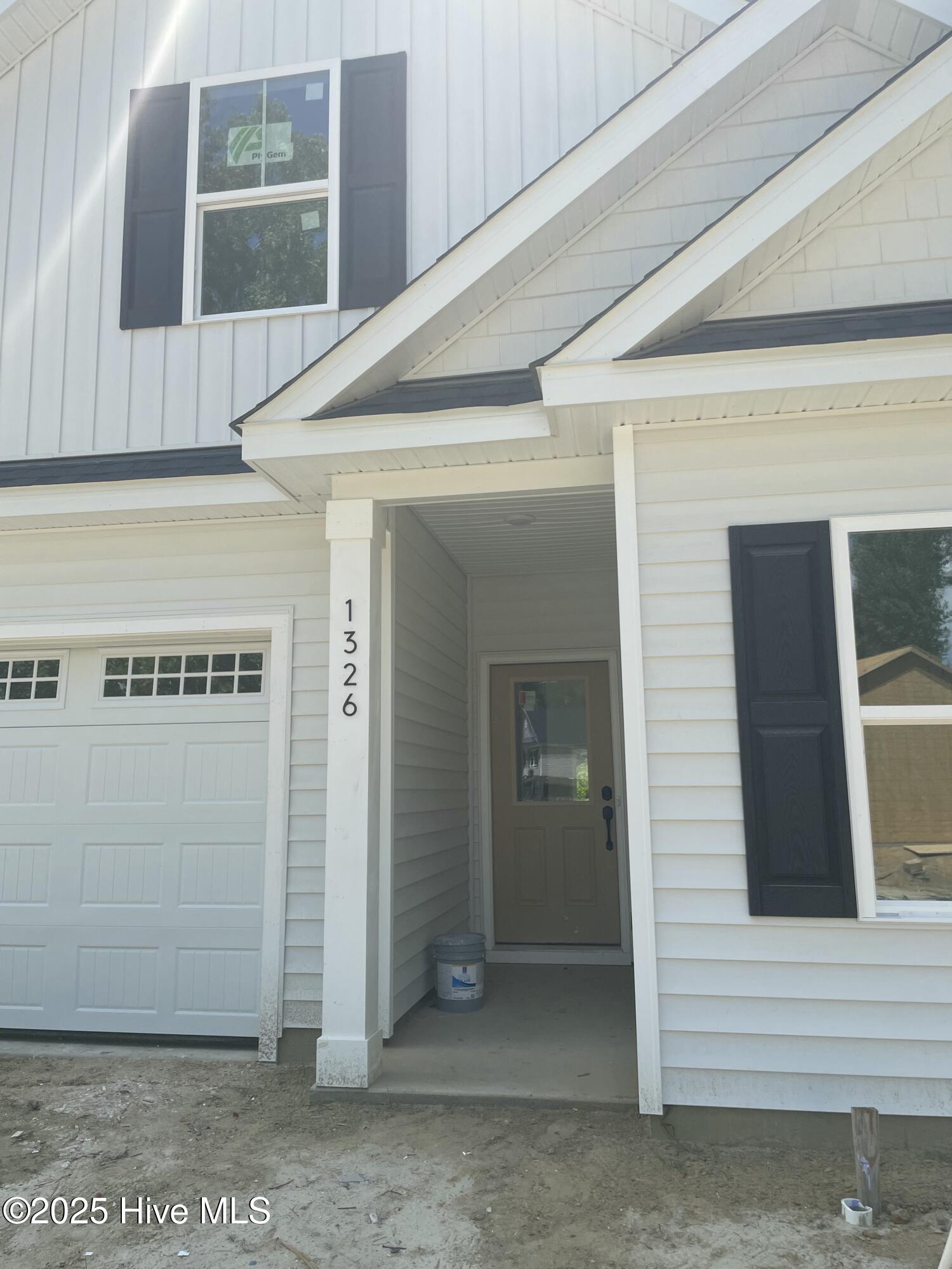 1326 Carlyle Lane Property Photo 2
