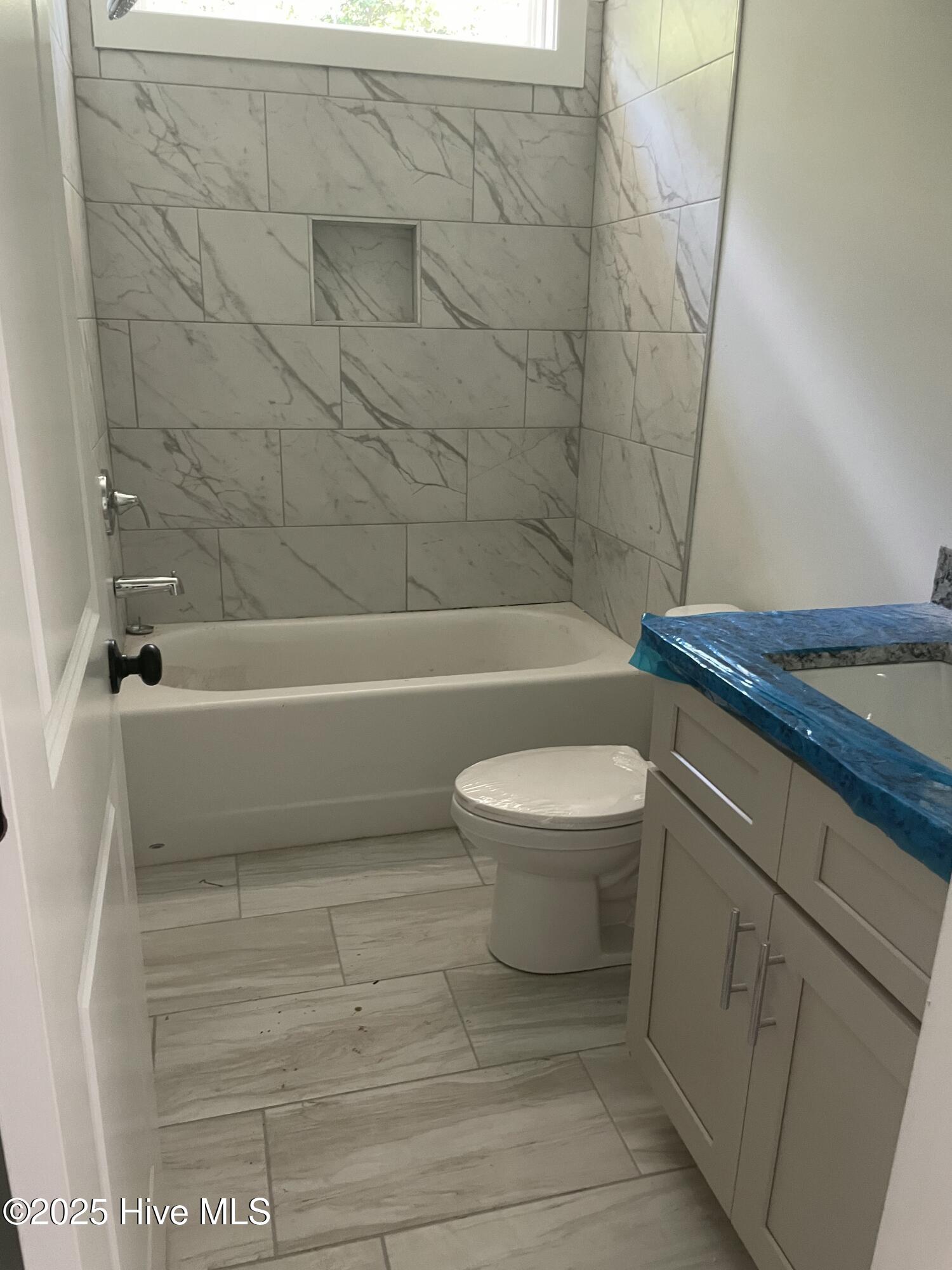 1326 Carlyle Lane Property Photo 3