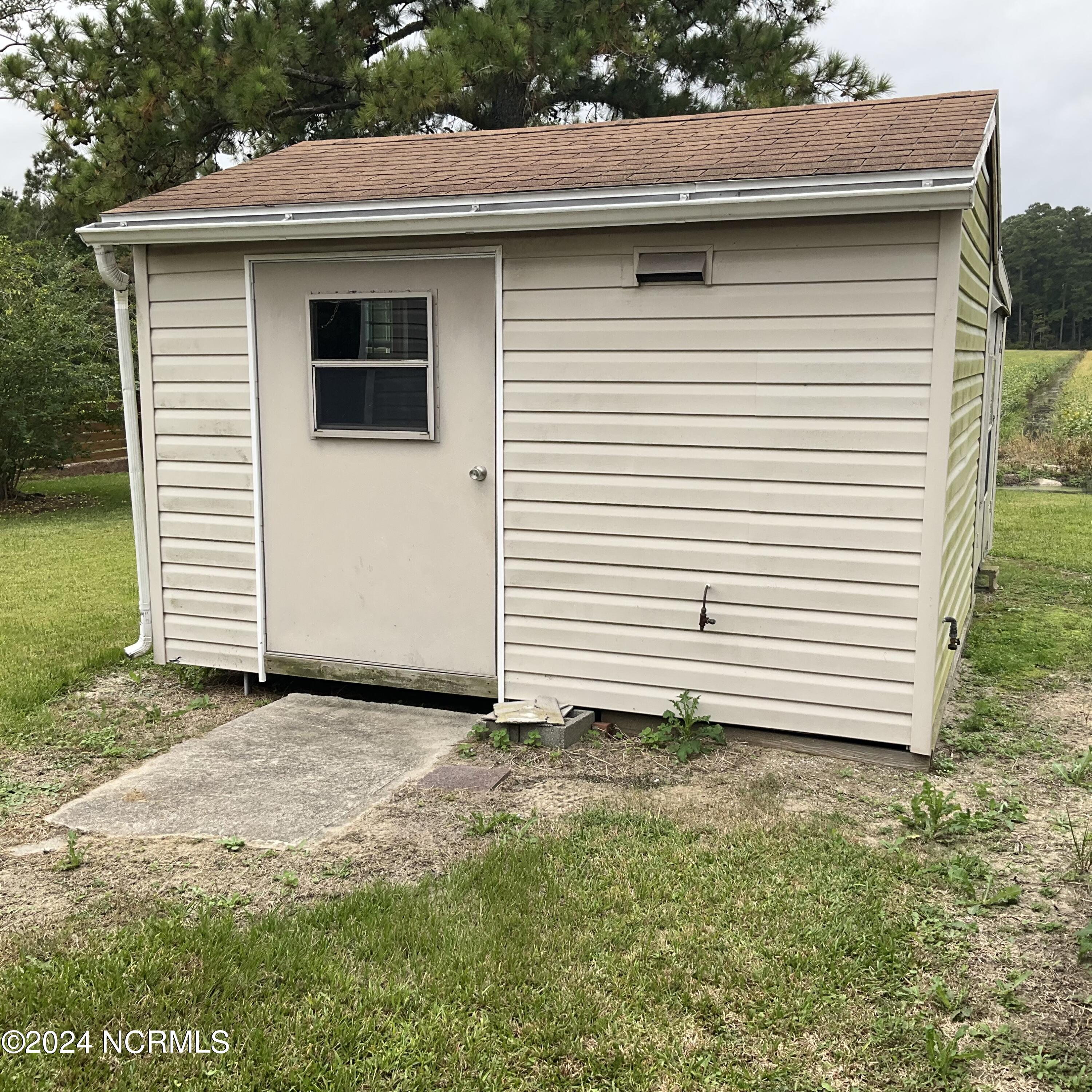 310 Poyners Road Property Photo 16