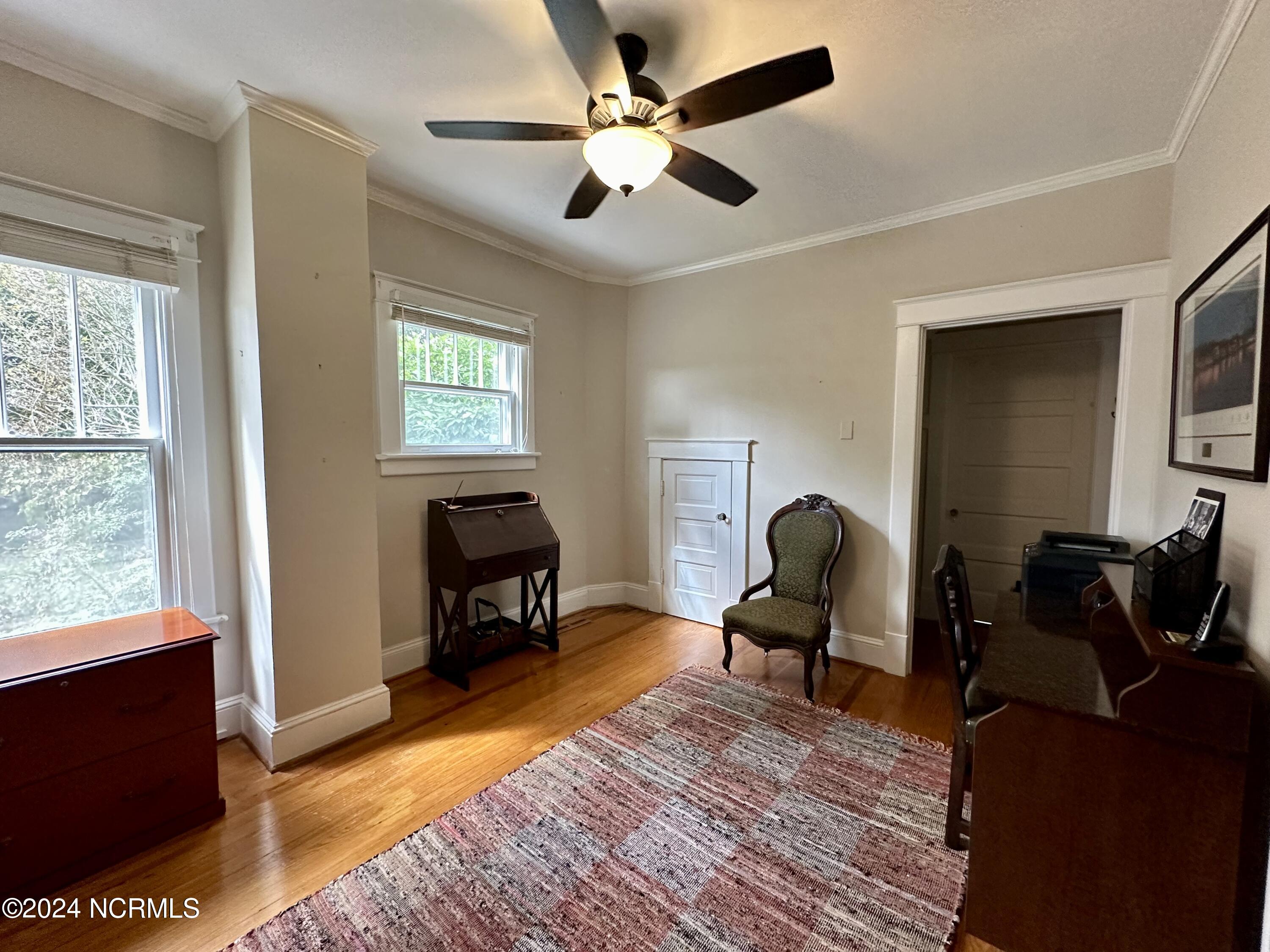 207 W Eden Street Property Photo 11