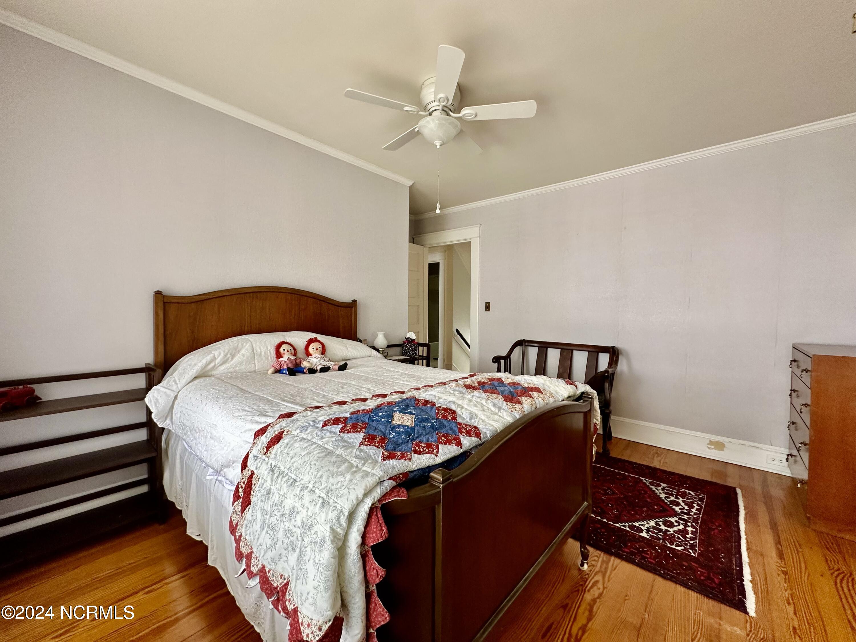 207 W Eden Street Property Photo 28