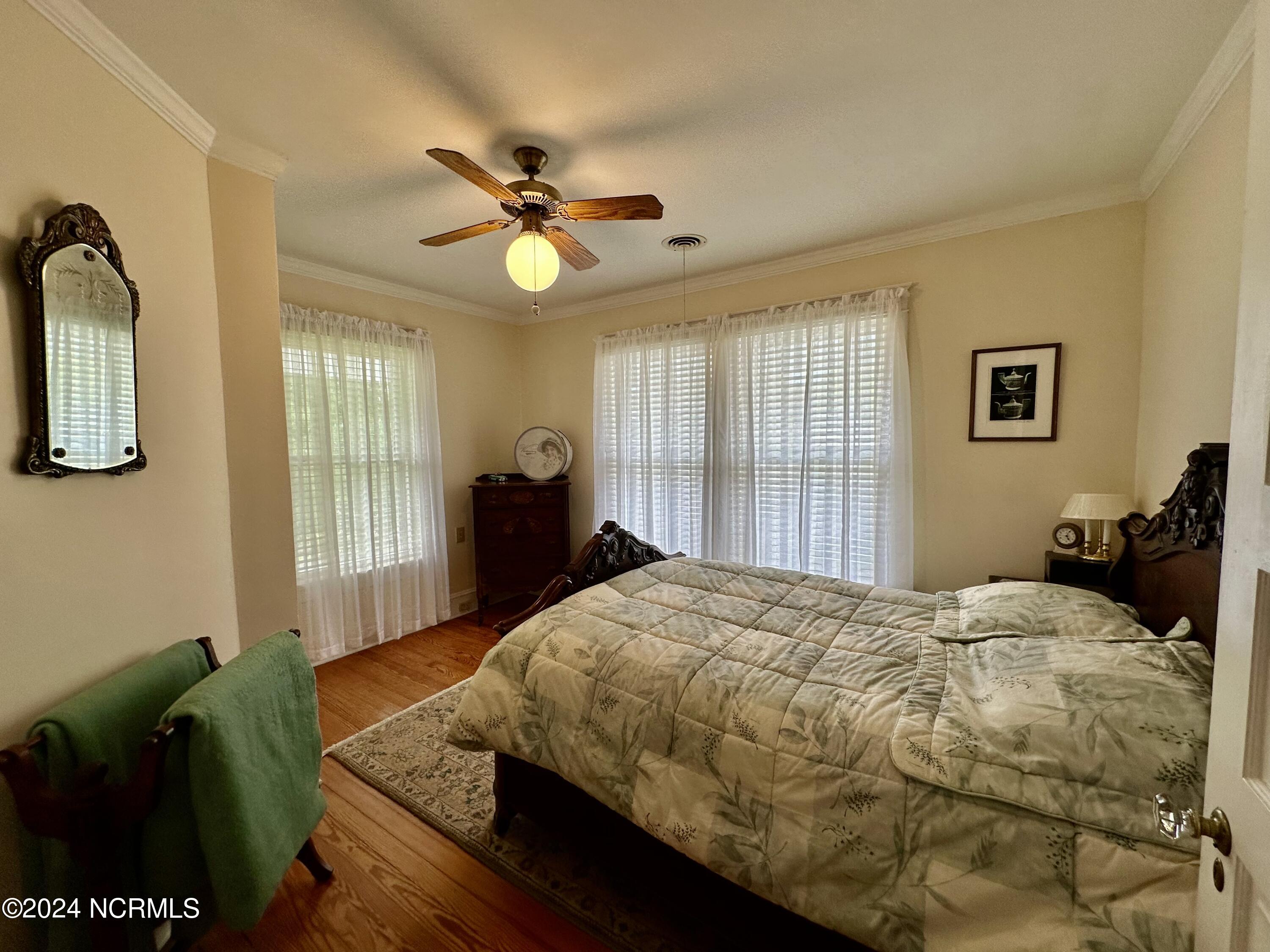 207 W Eden Street Property Photo 32