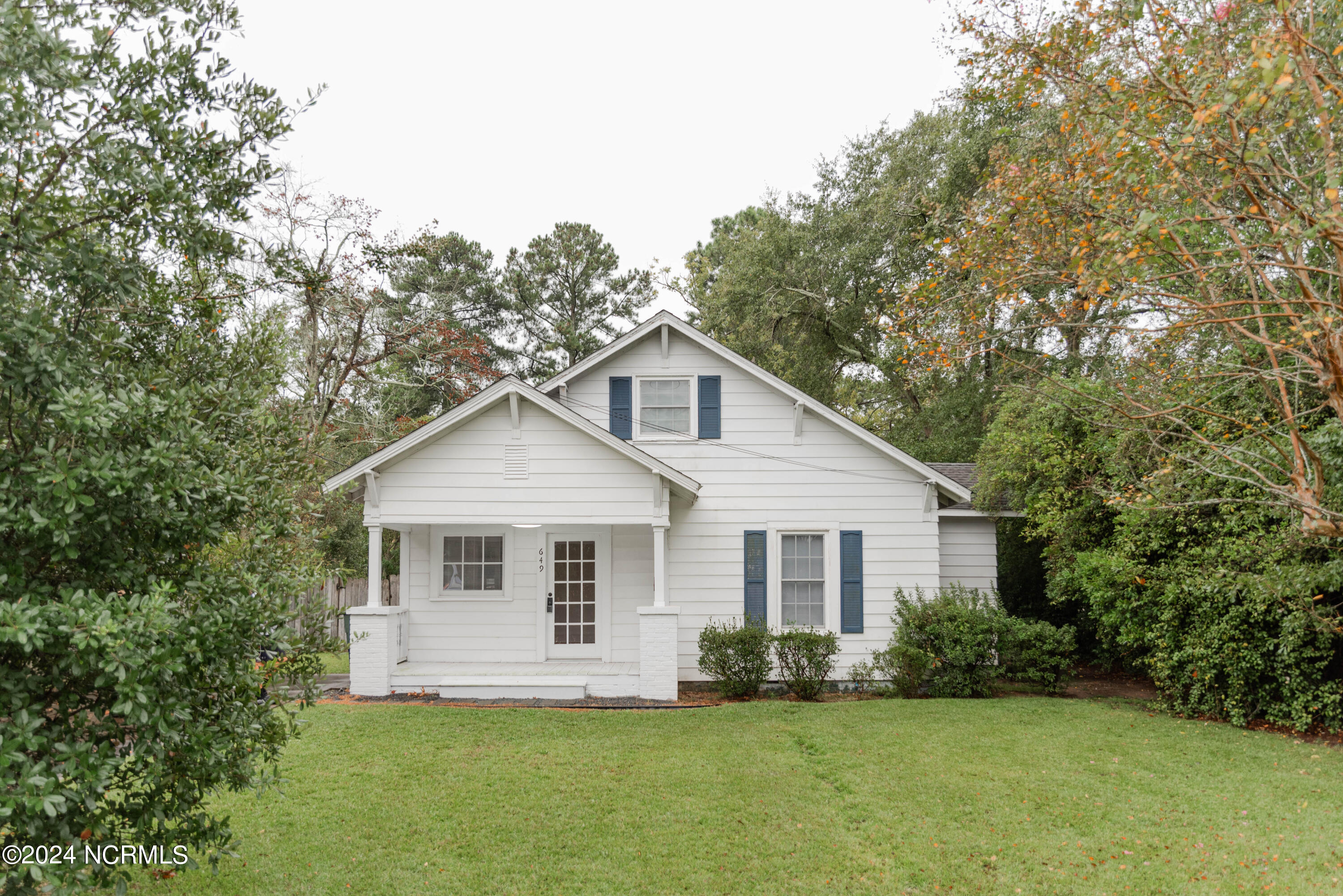 649 Oak Avenue Property Photo