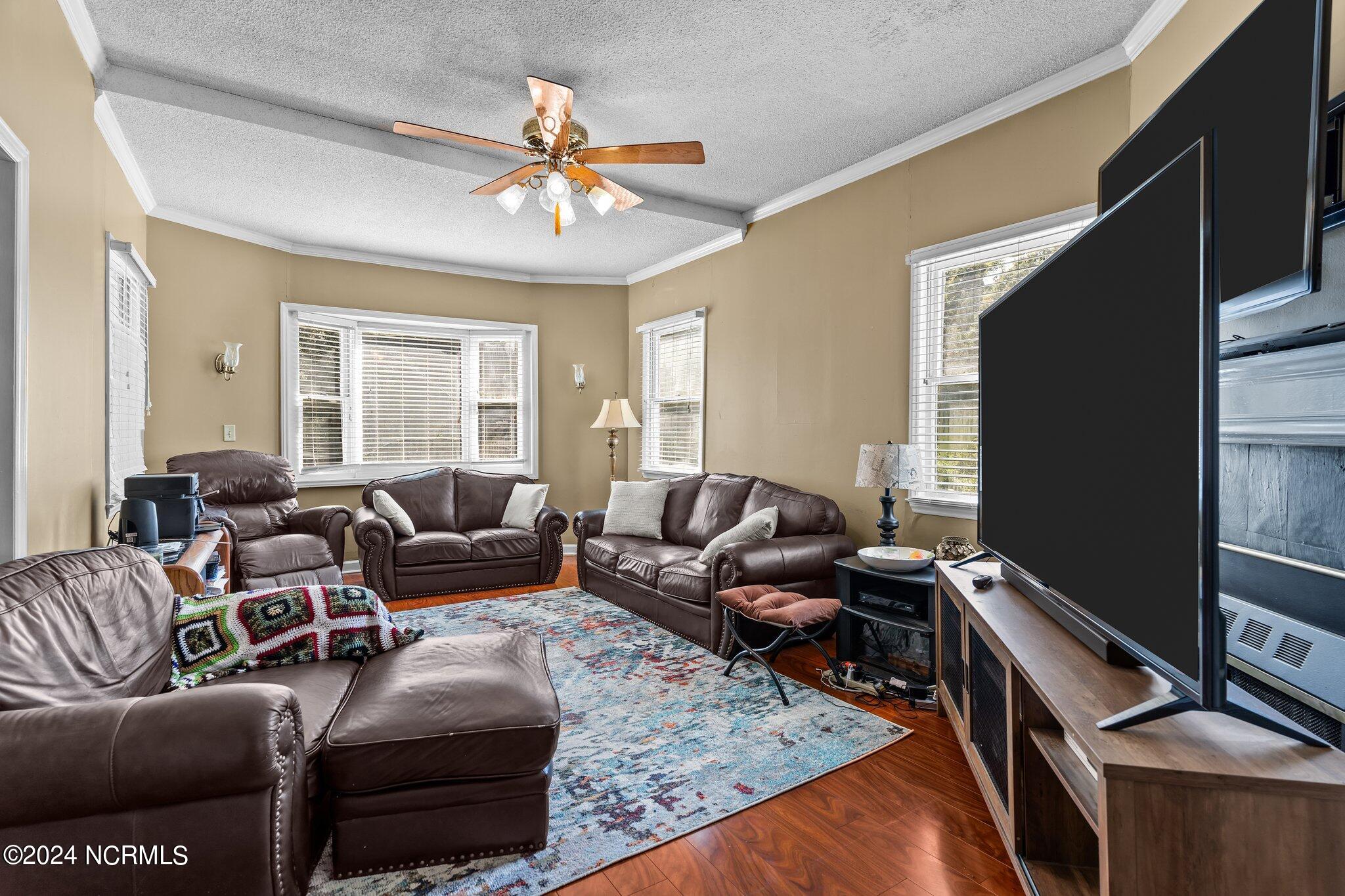 521 Airlie Road Property Photo 7