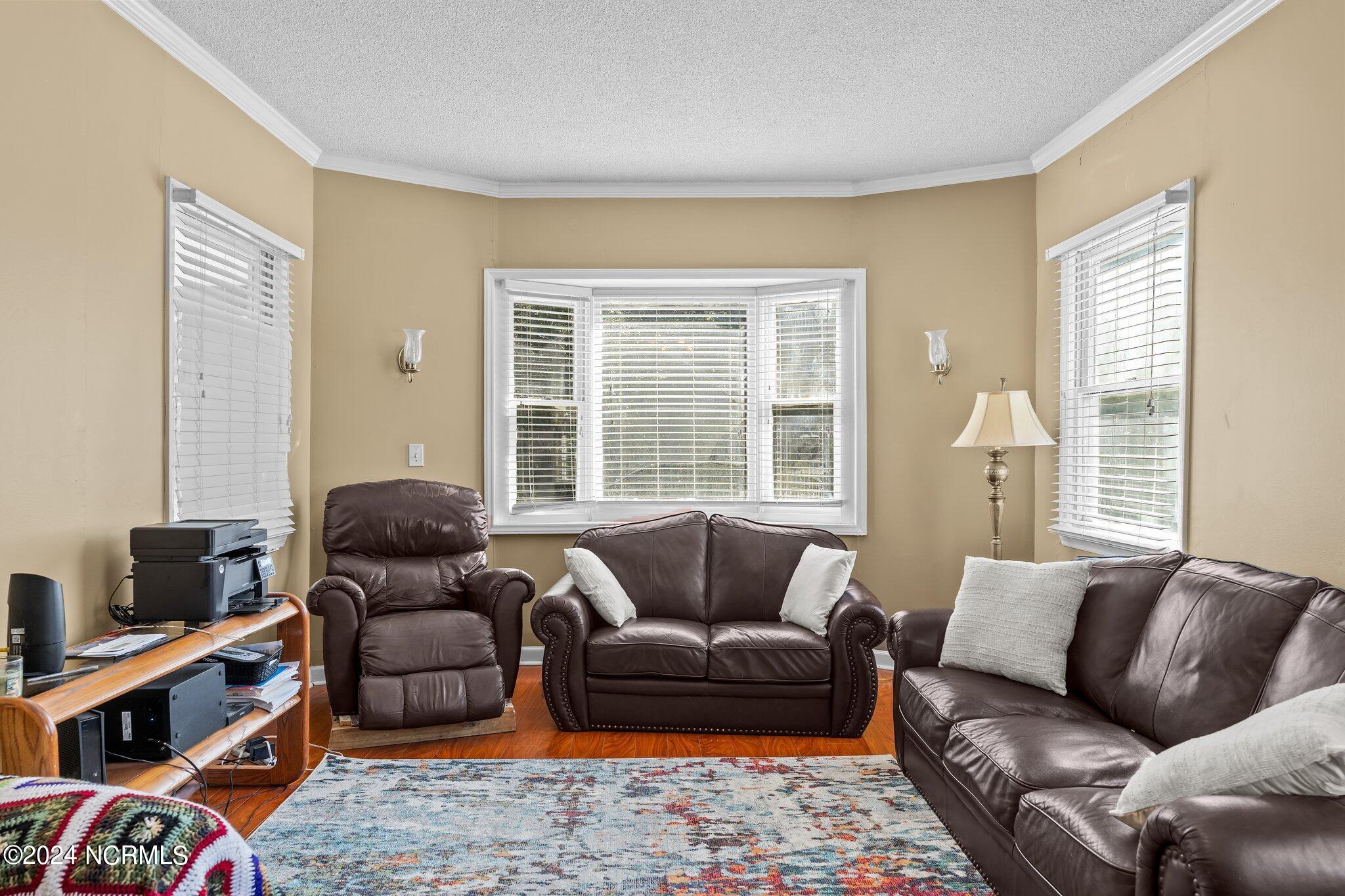 521 Airlie Road Property Photo 8