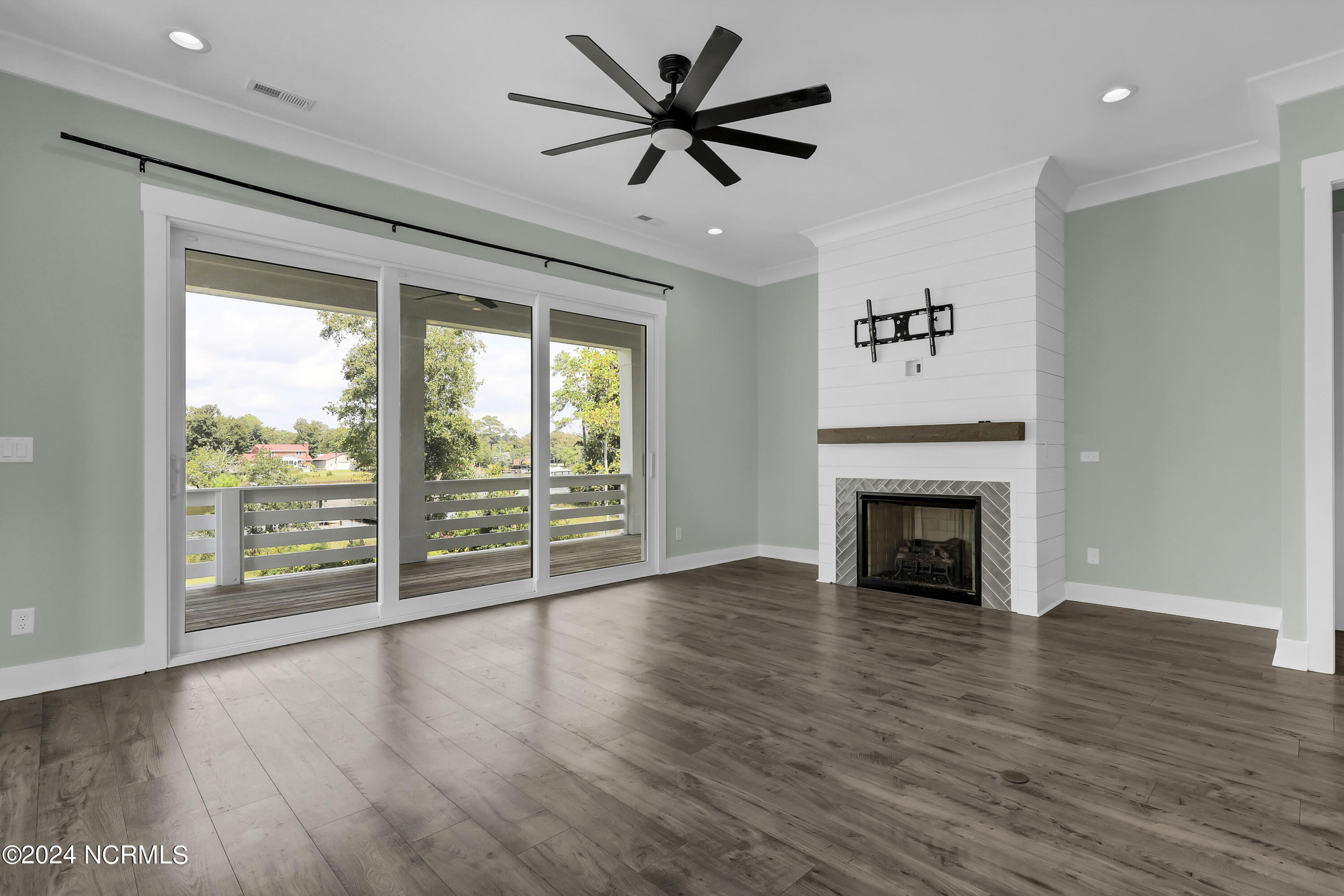 361 Chadwick Shores Drive Property Photo 14
