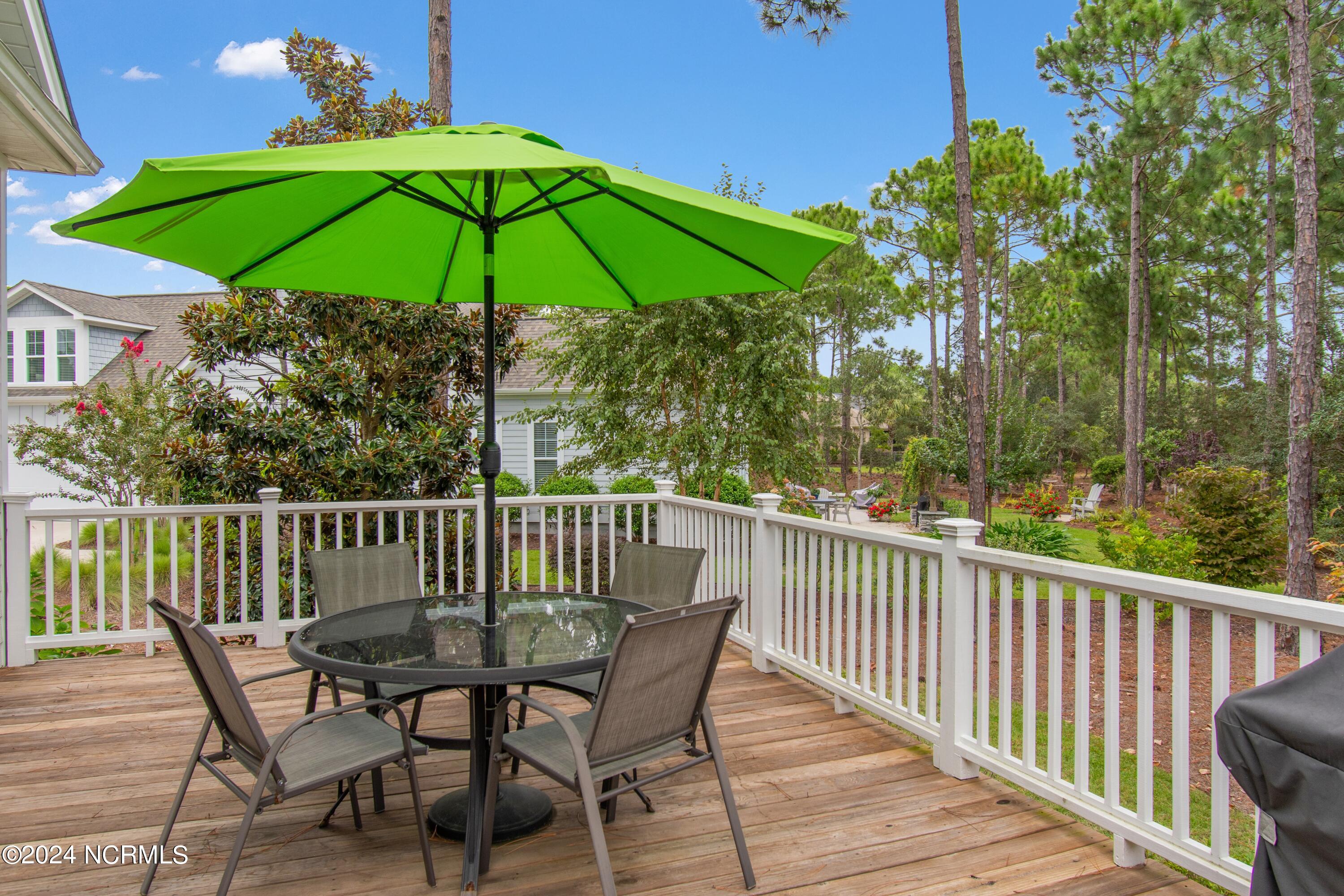 3561 Hemlock Ridge Drive Property Photo 6