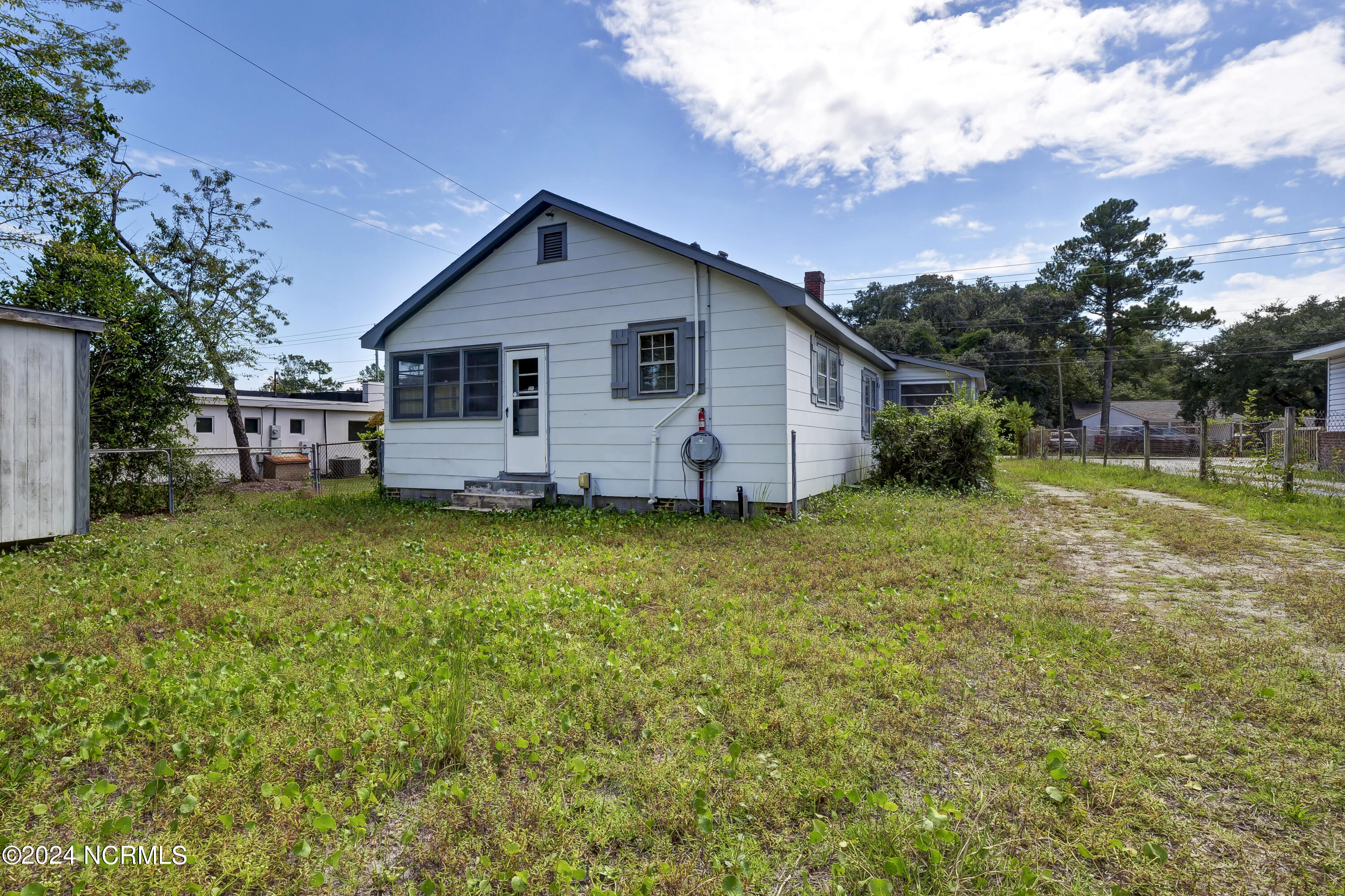 5011 Wrightsville Avenue Property Photo 6