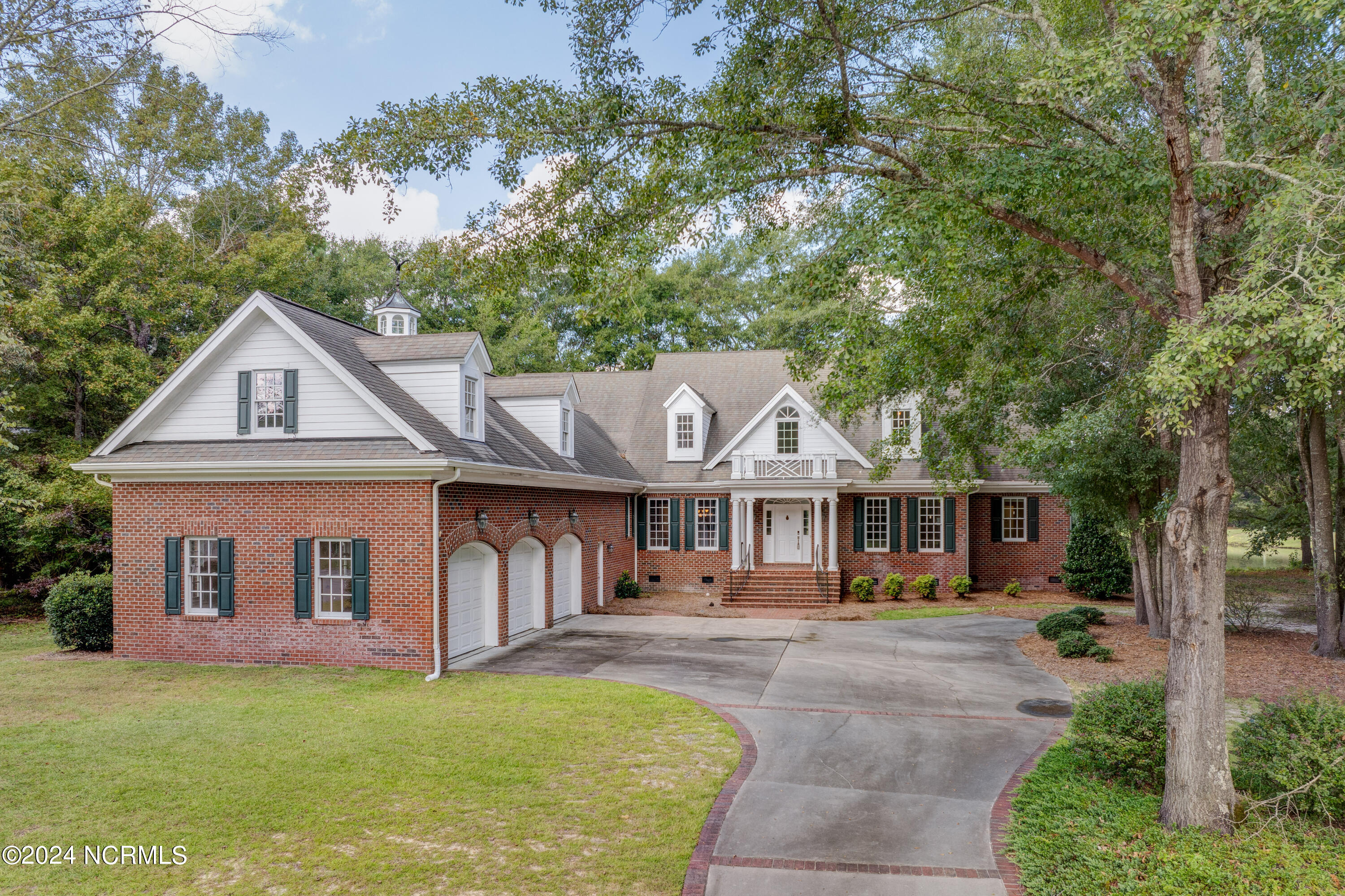 140 River Woods Drive Property Photo 1