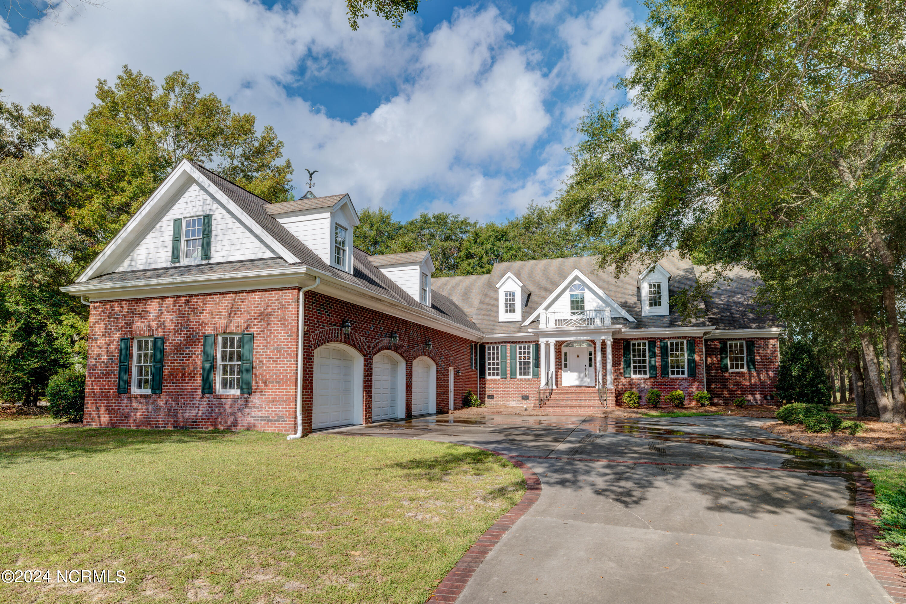 140 River Woods Drive Property Photo 2