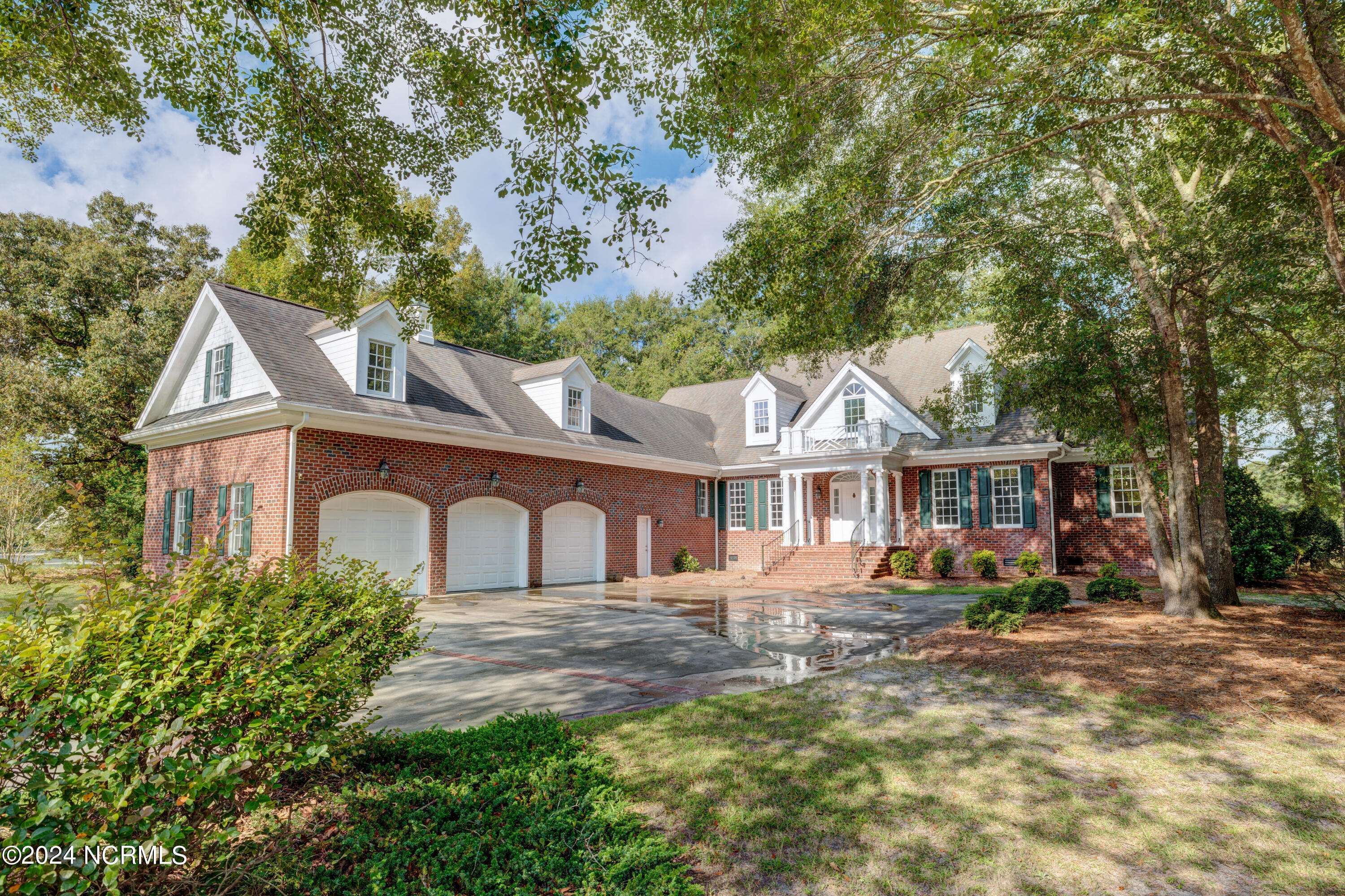 140 River Woods Drive Property Photo 3