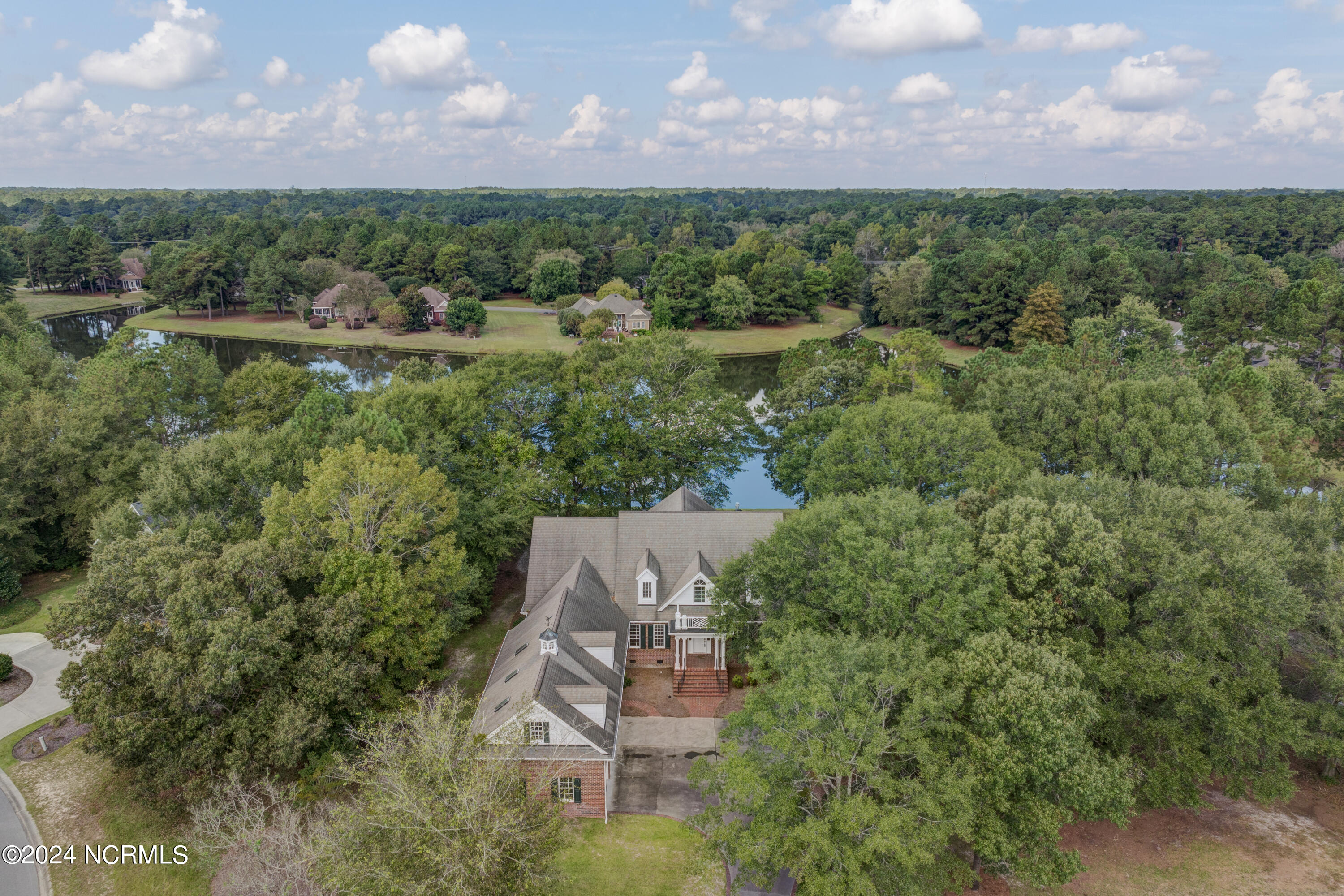 140 River Woods Drive Property Photo 6