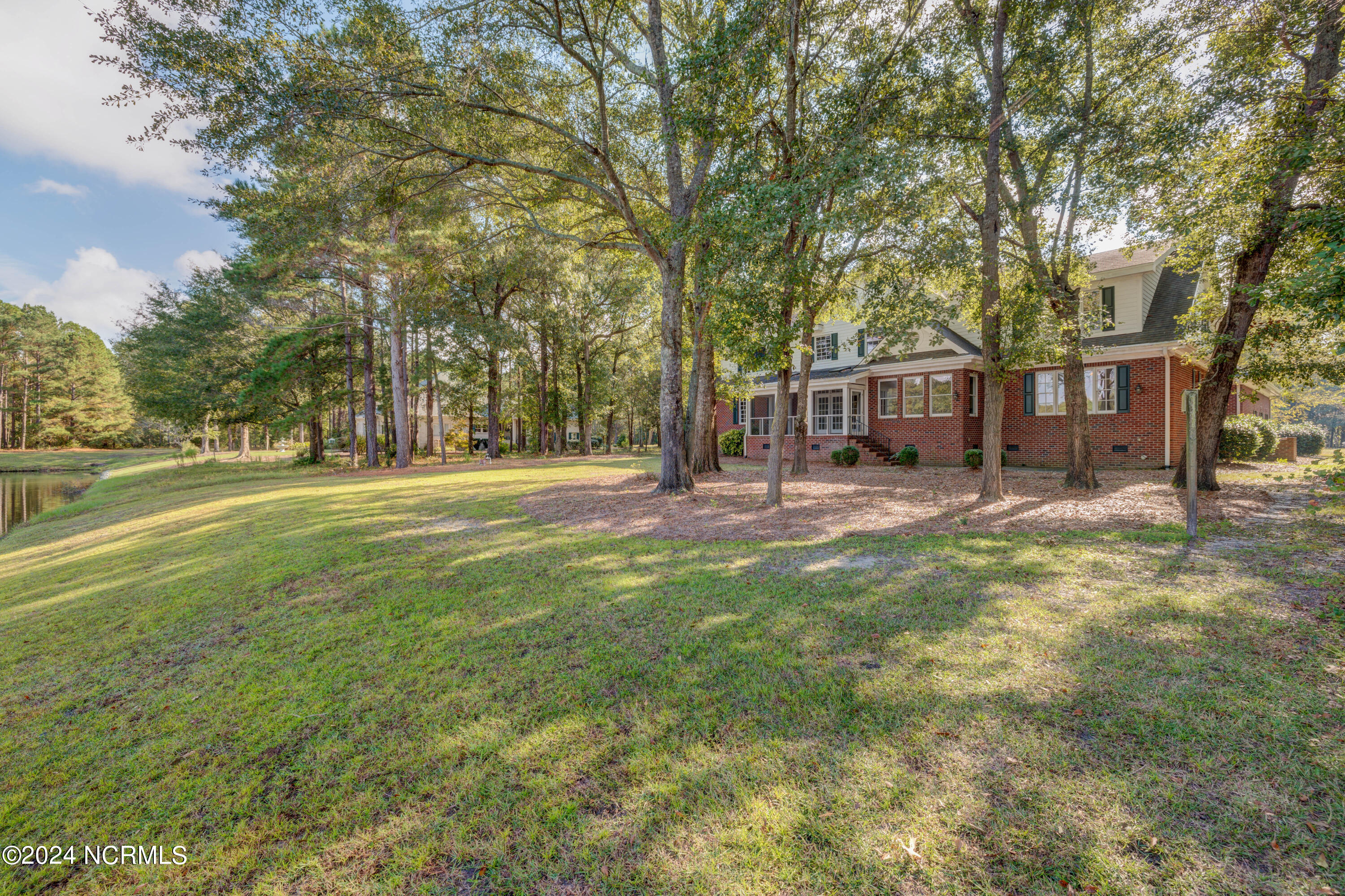 140 River Woods Drive Property Photo 12