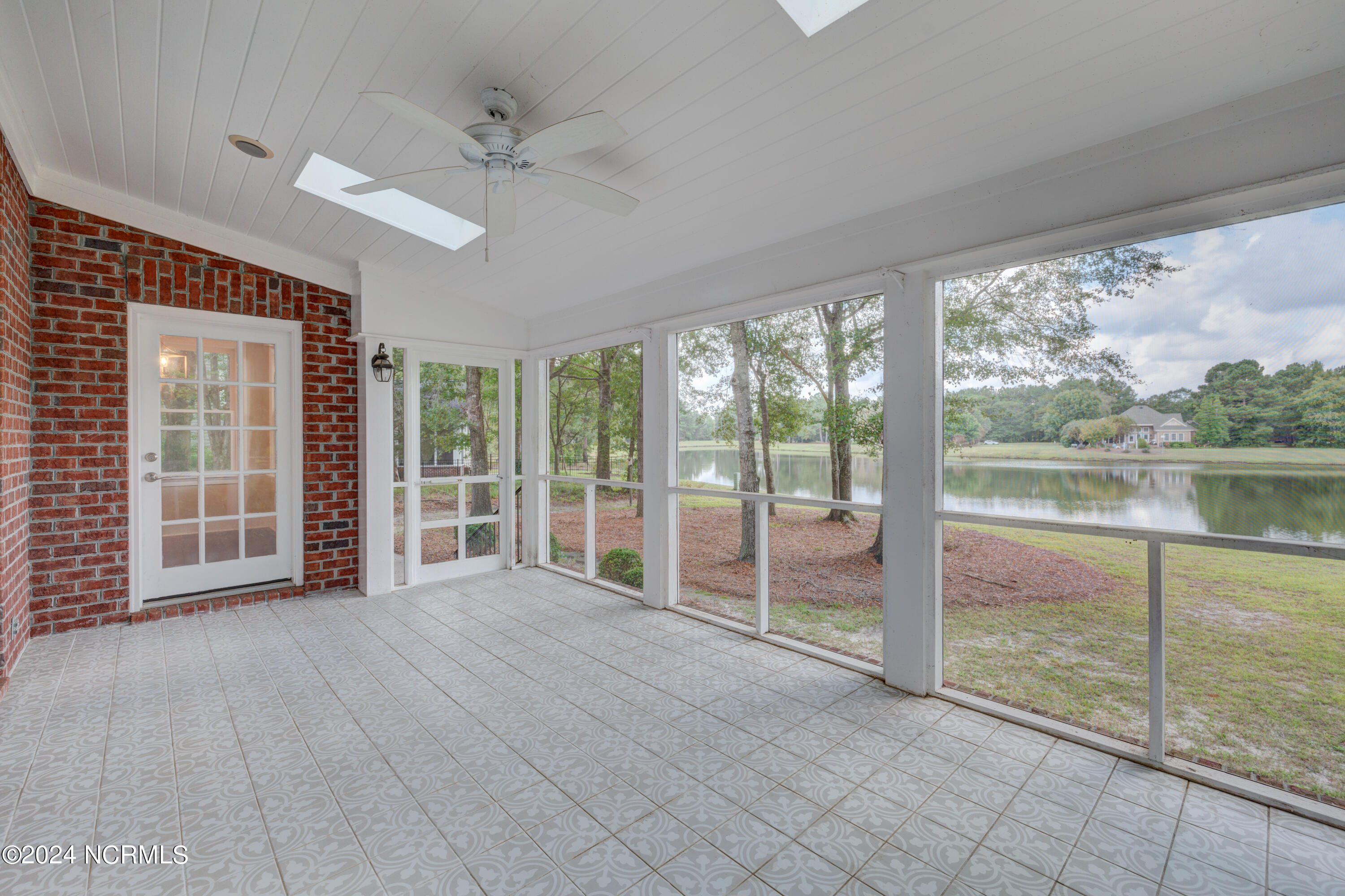 140 River Woods Drive Property Photo 27