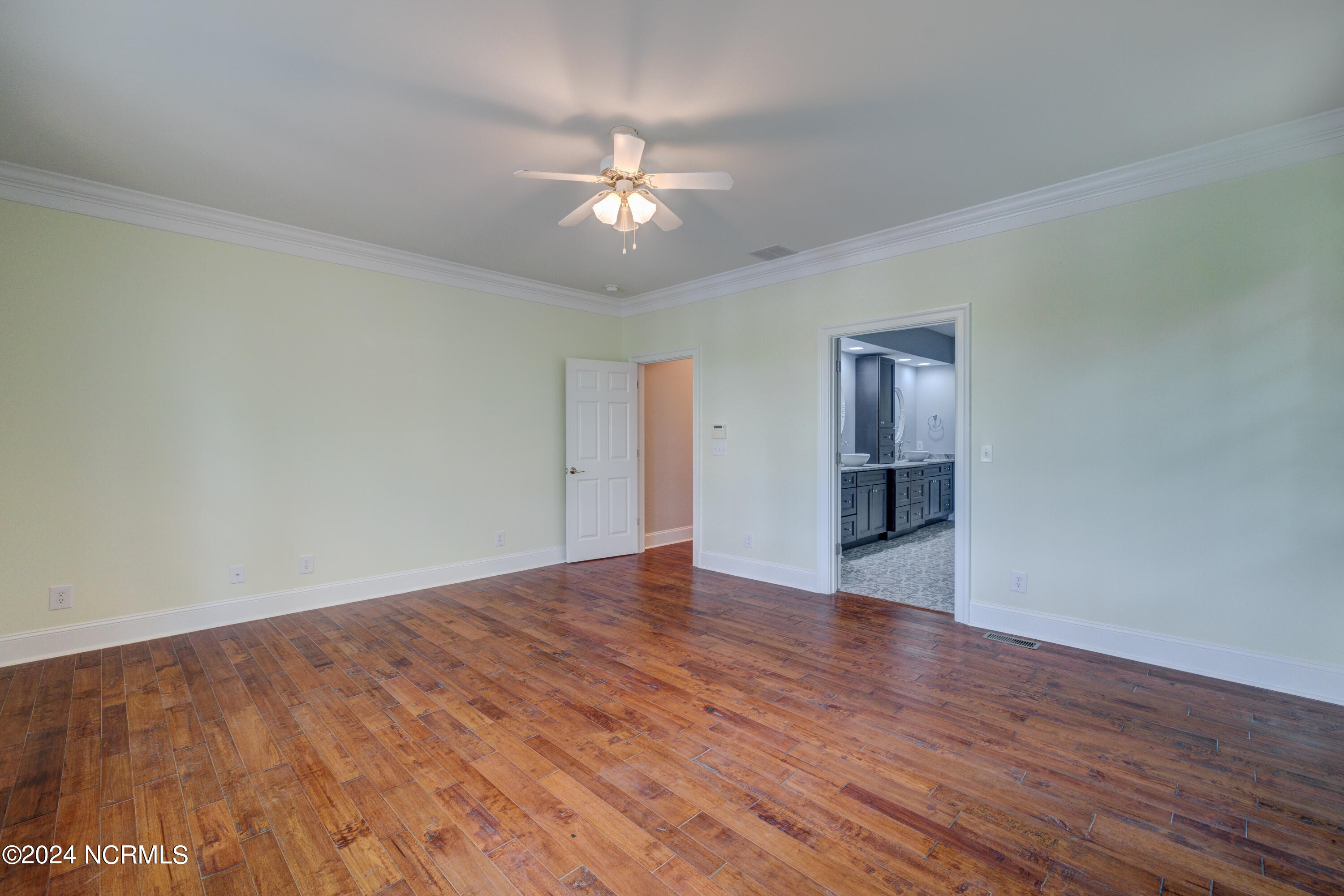 140 River Woods Drive Property Photo 49