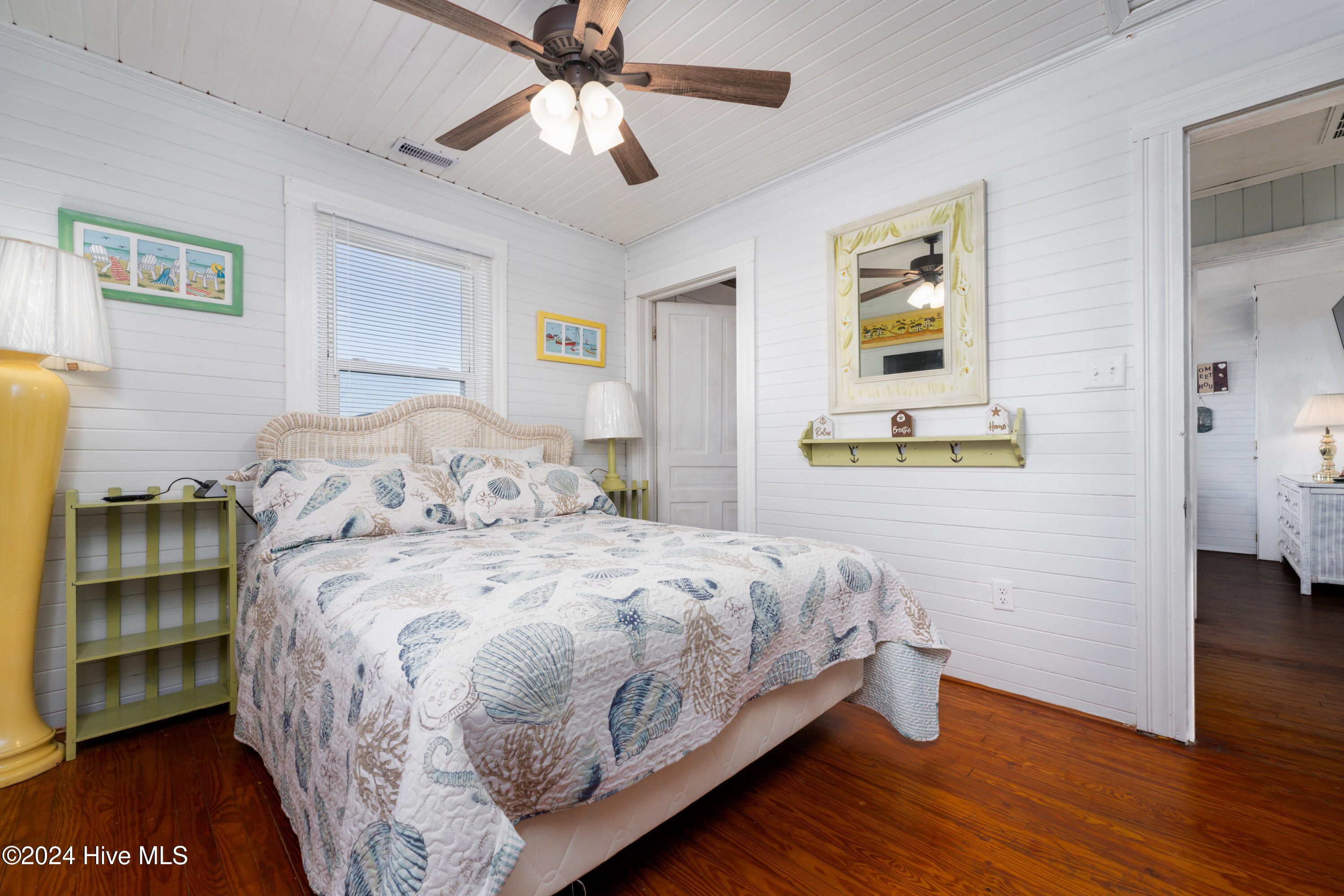 3016 W Beach Drive Property Photo 13