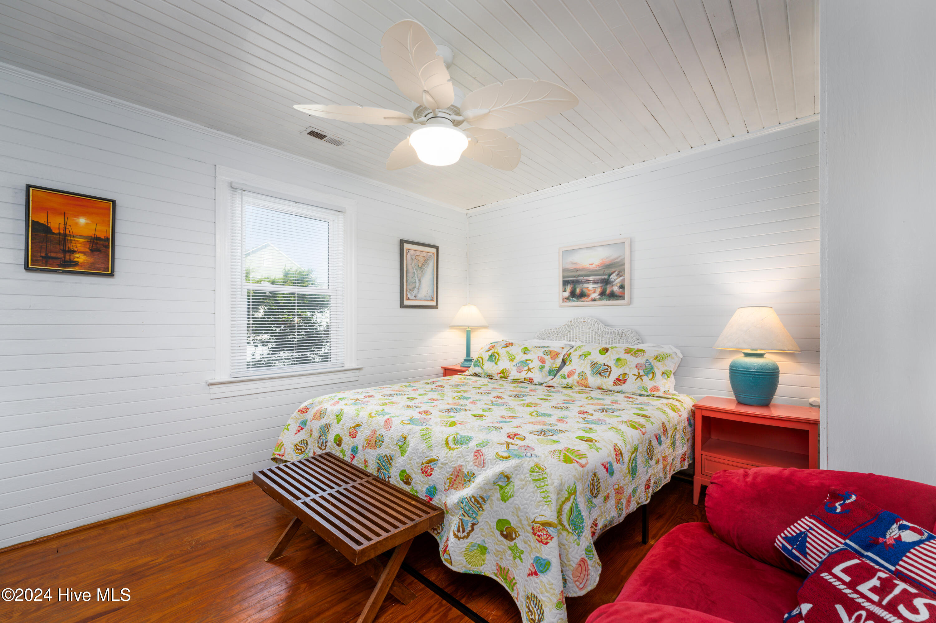 3016 W Beach Drive Property Photo 16
