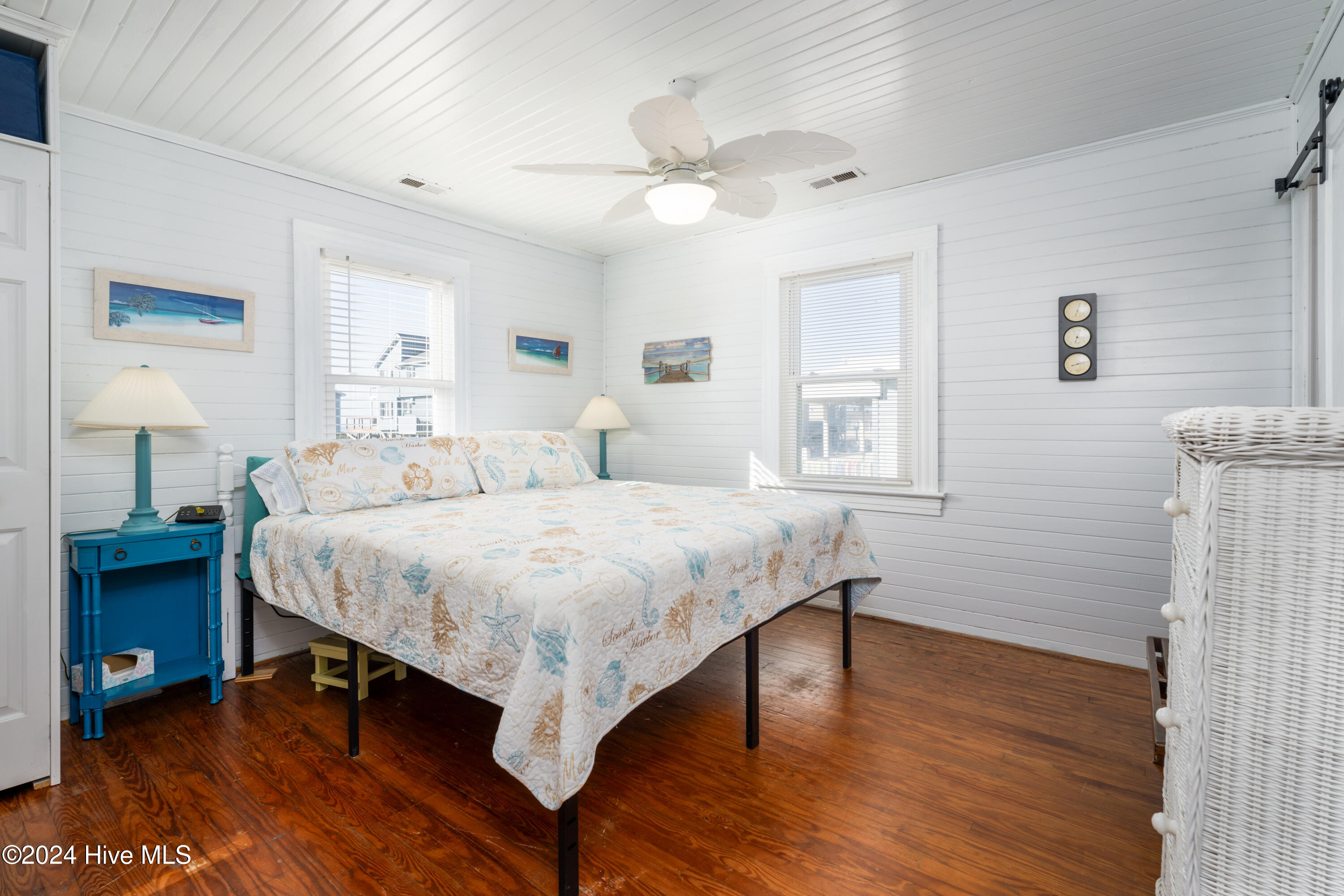 3016 W Beach Drive Property Photo 19