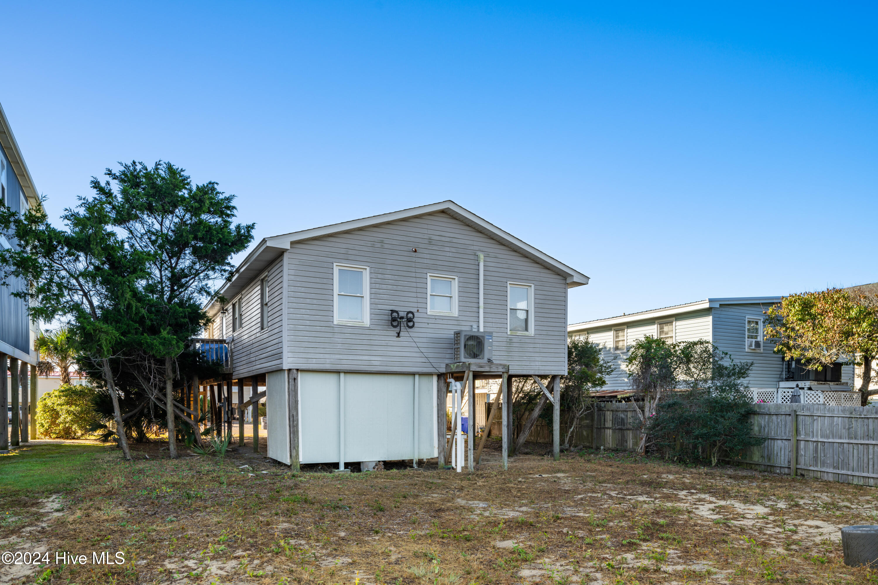 3016 W Beach Drive Property Photo 25