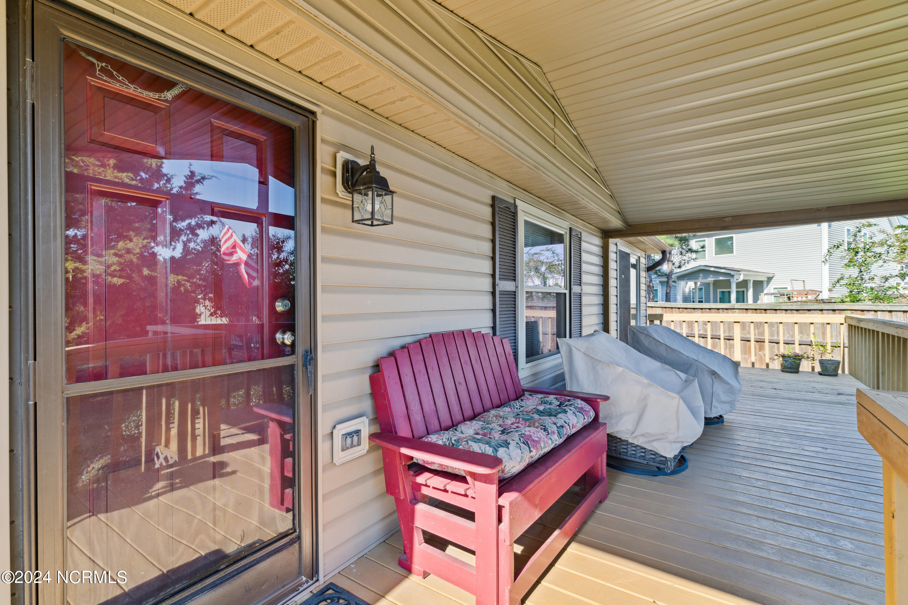 803 Jetty Court Property Photo 6