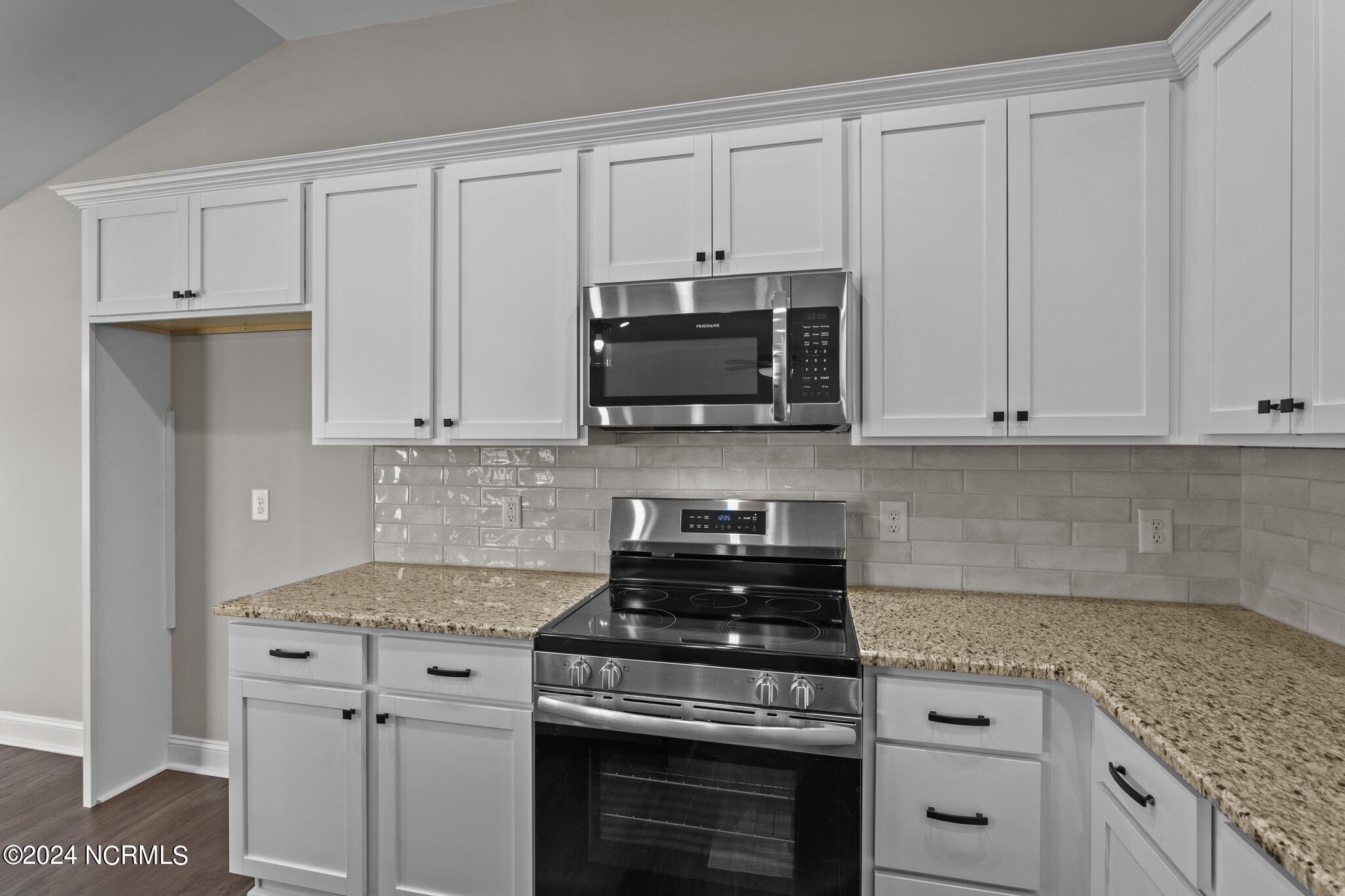 708 Oleander Drive Property Photo 11