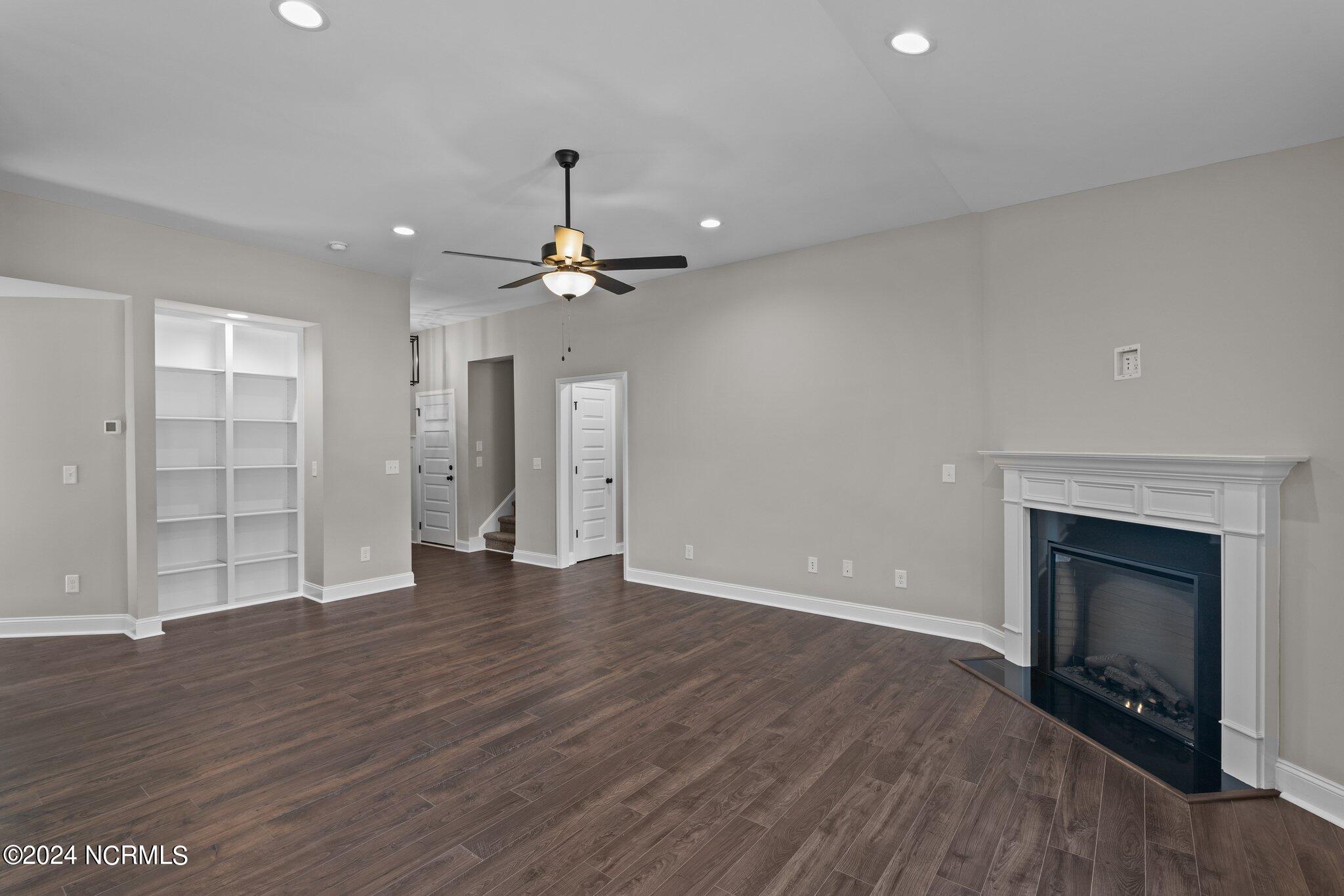 708 Oleander Drive Property Photo 12