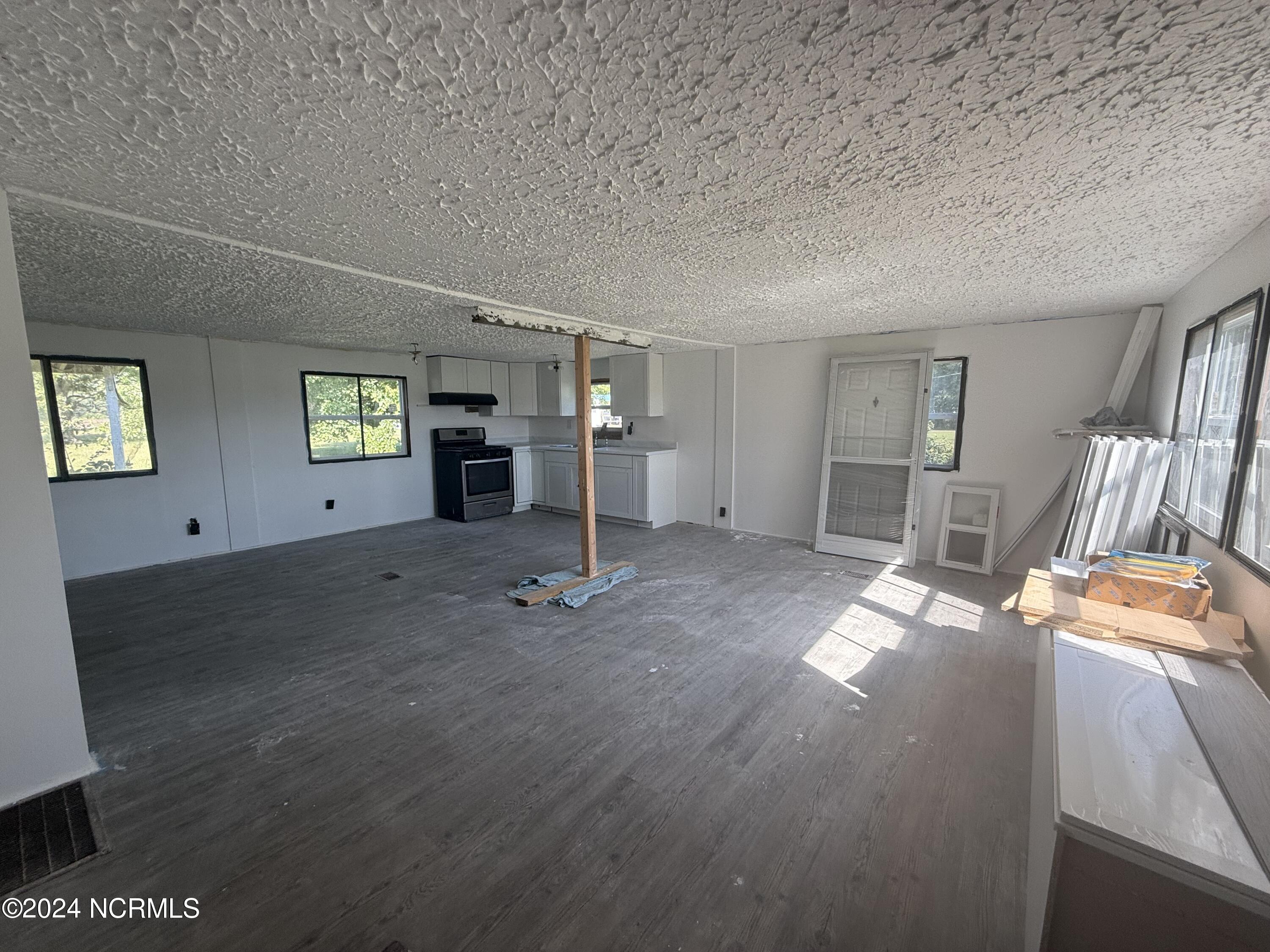 1865 Haddock Road Property Photo 9