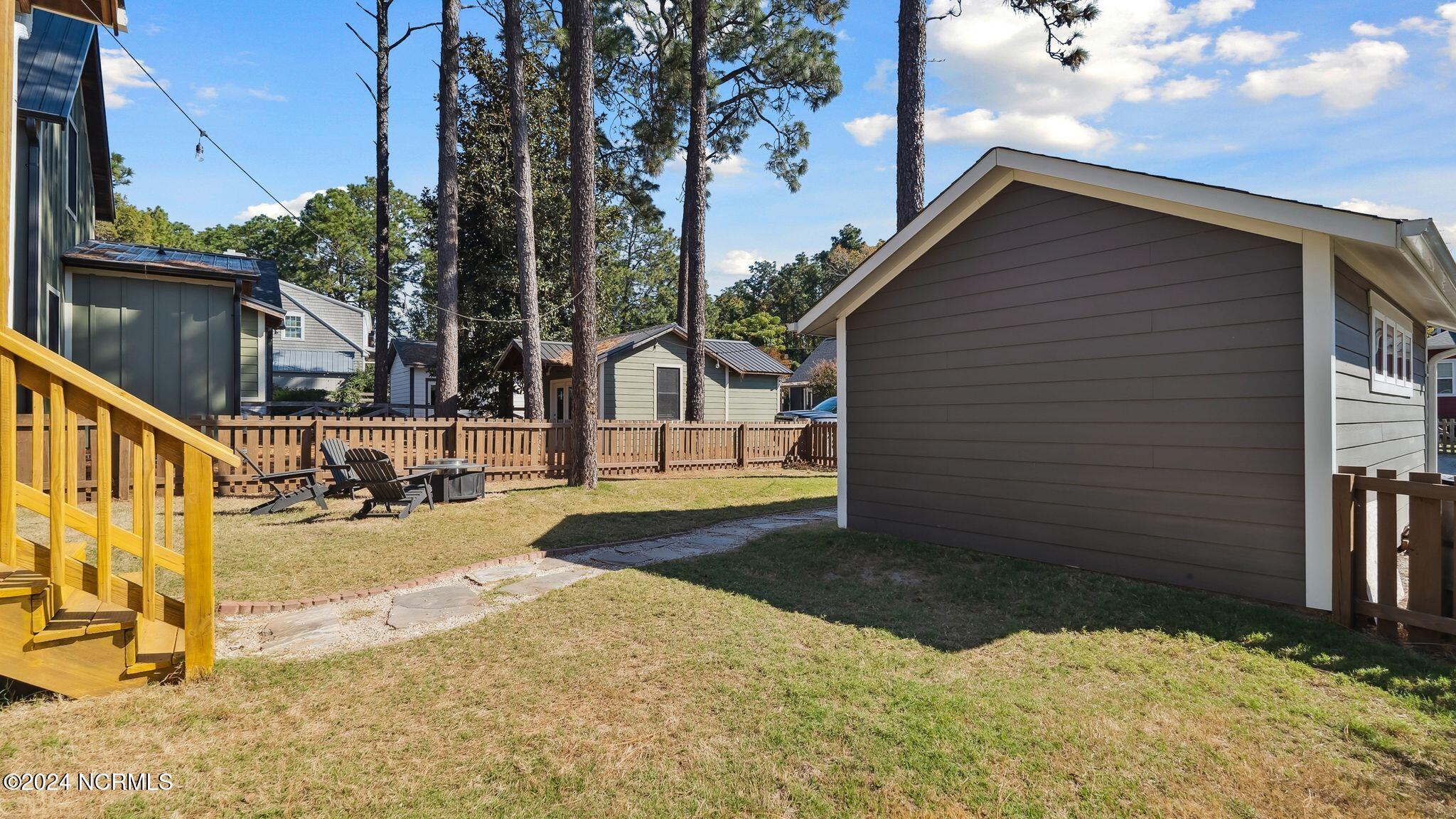 1135 N May Street Property Photo 23