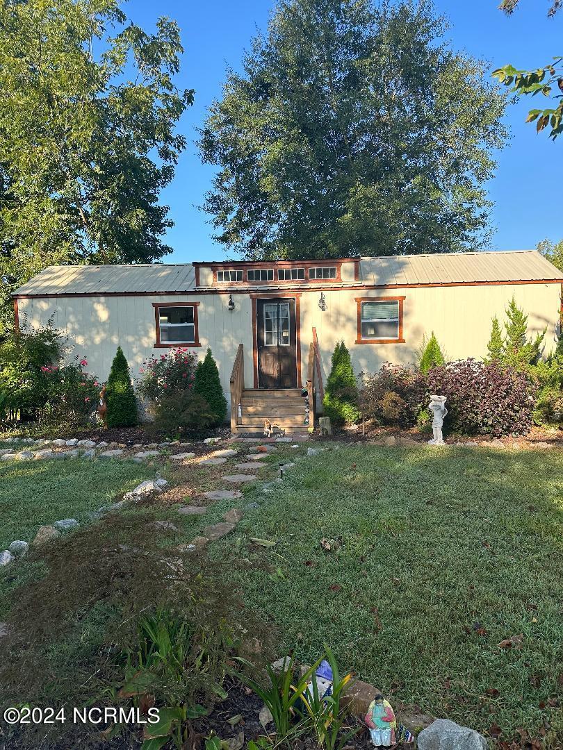 207 N Broad Street Property Photo