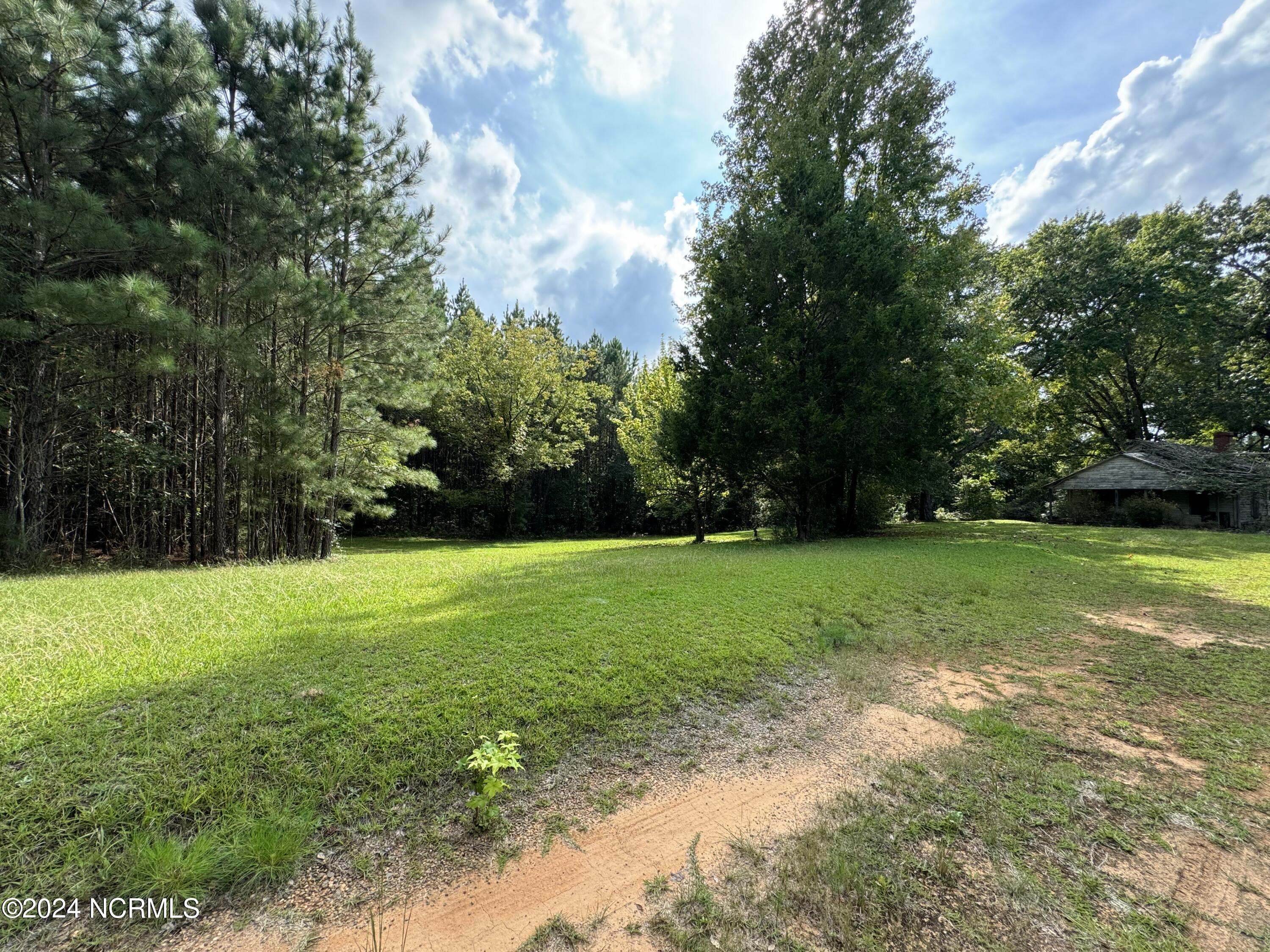 185 Deese Road Property Photo 3