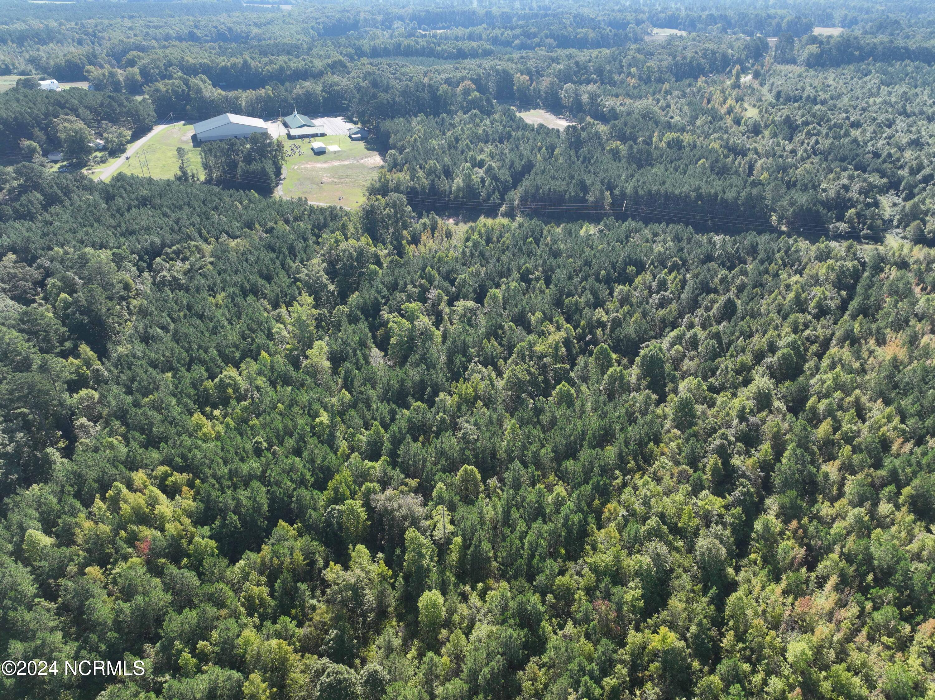 185 Deese Road Property Photo 7