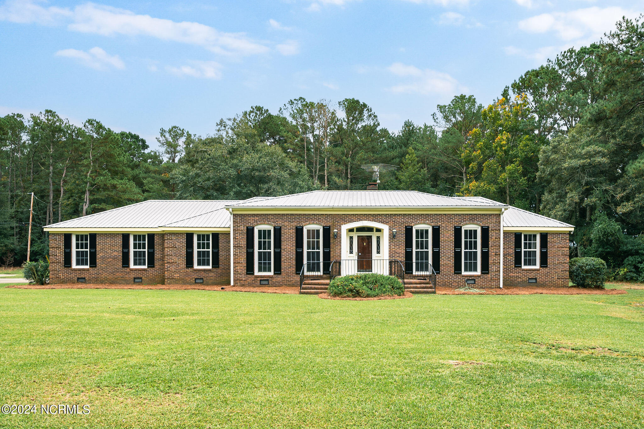 607 Curtis Road Property Photo 1