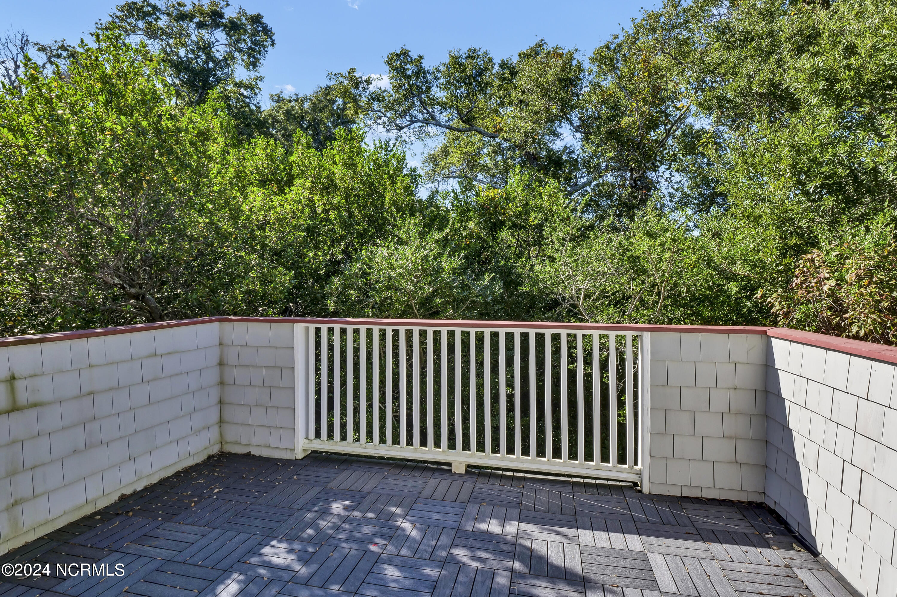 15 Surfboat Court Property Photo 30