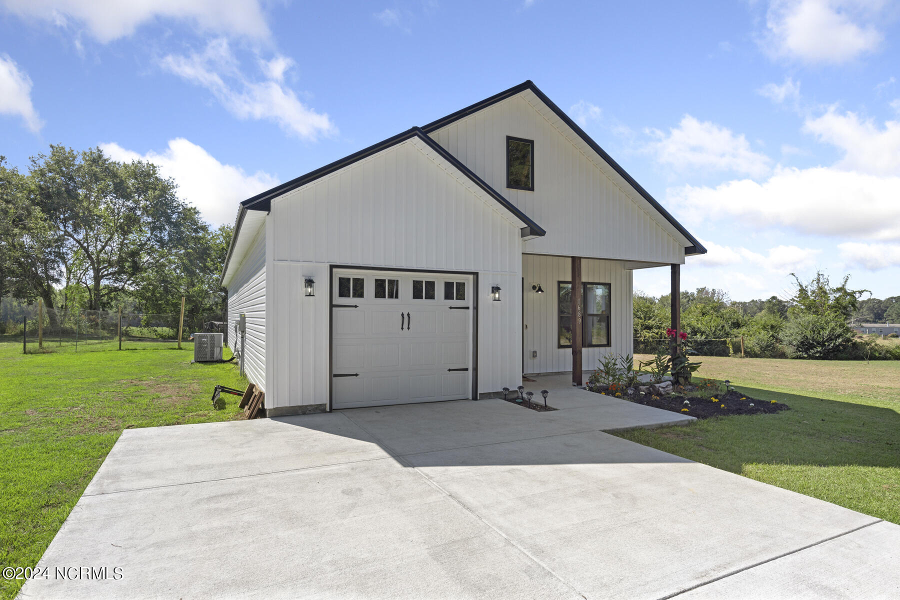 1689 N Nc Hwy-111 Property Photo 2