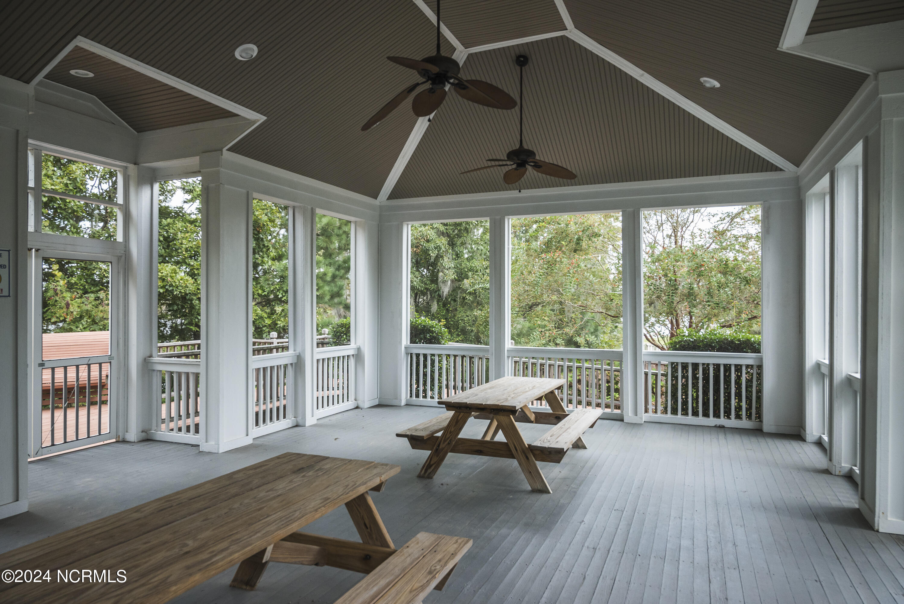 420 87 Riversound Drive Property Photo 13