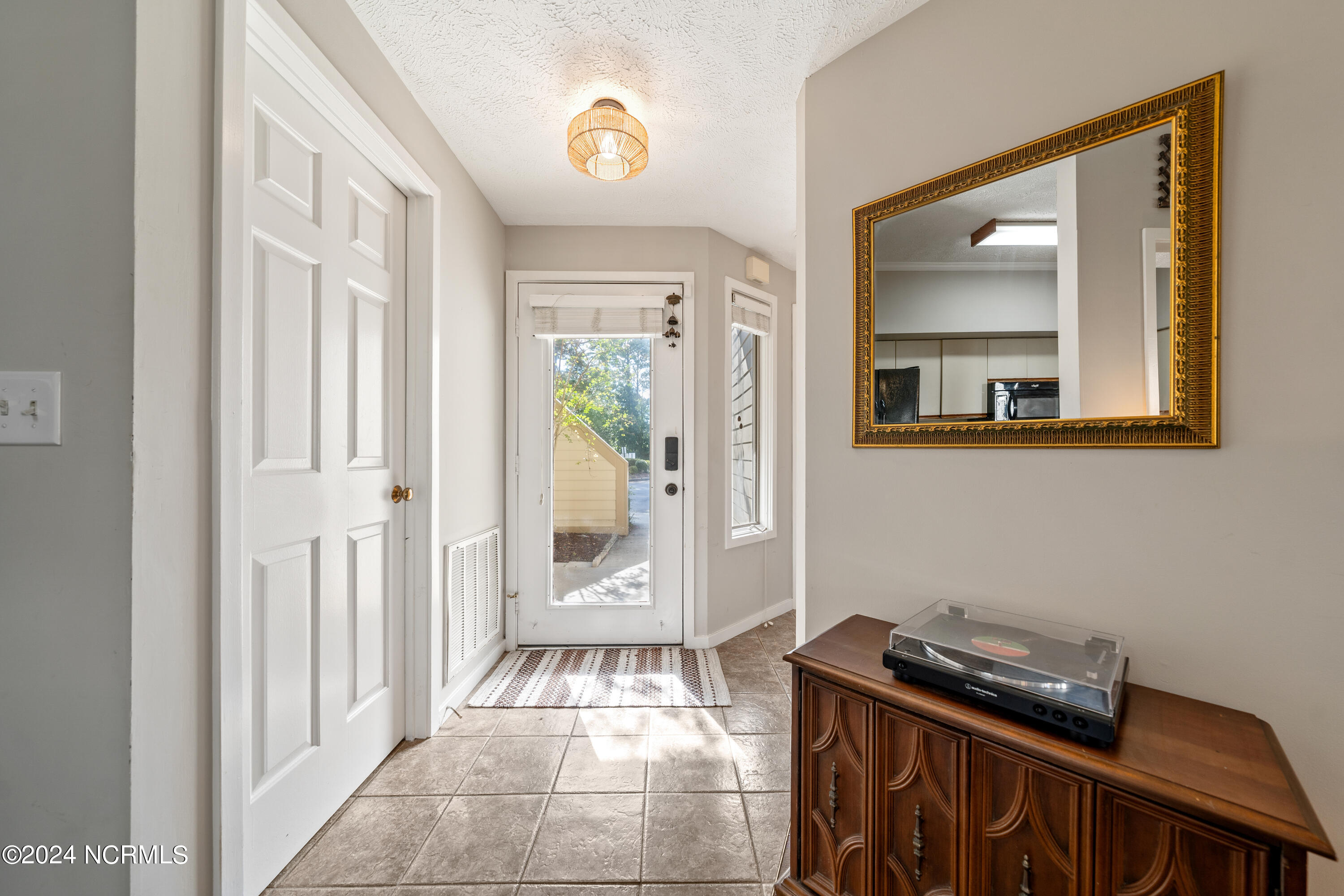 183 Longstreet Drive Apt 101 Property Photo 5