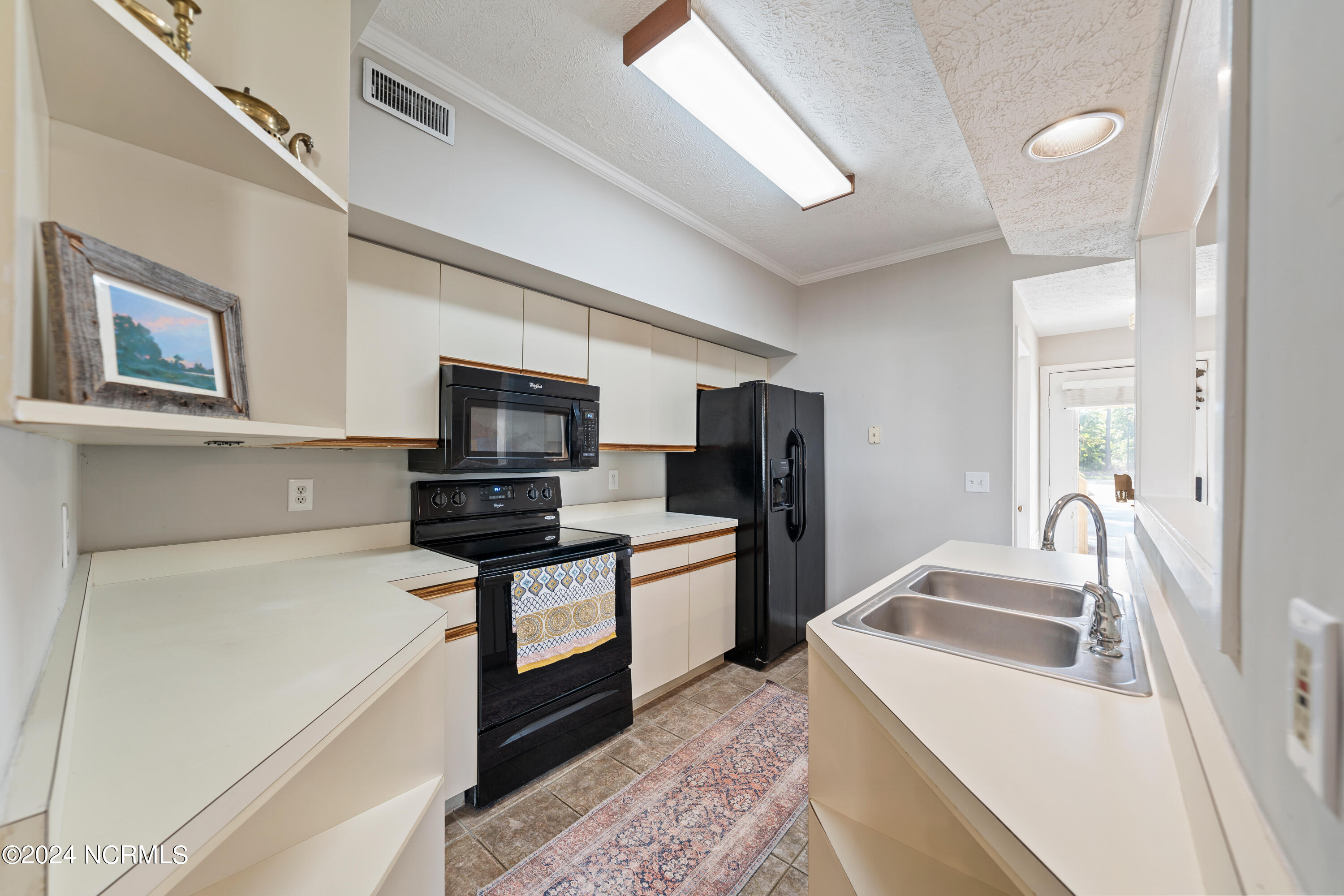 183 Longstreet Drive Apt 101 Property Photo 17