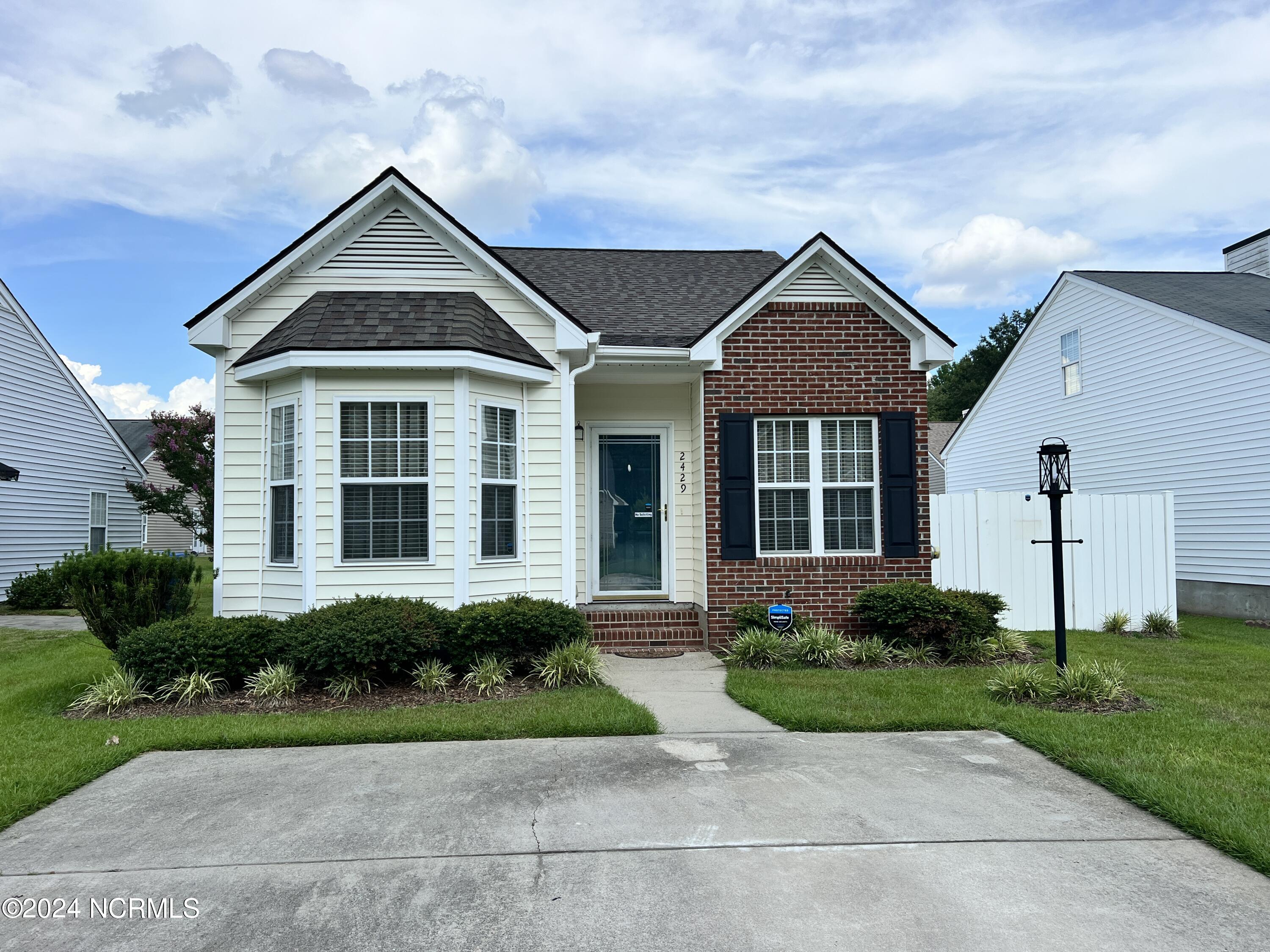 2429 Winding Creek Drive Property Photo 2