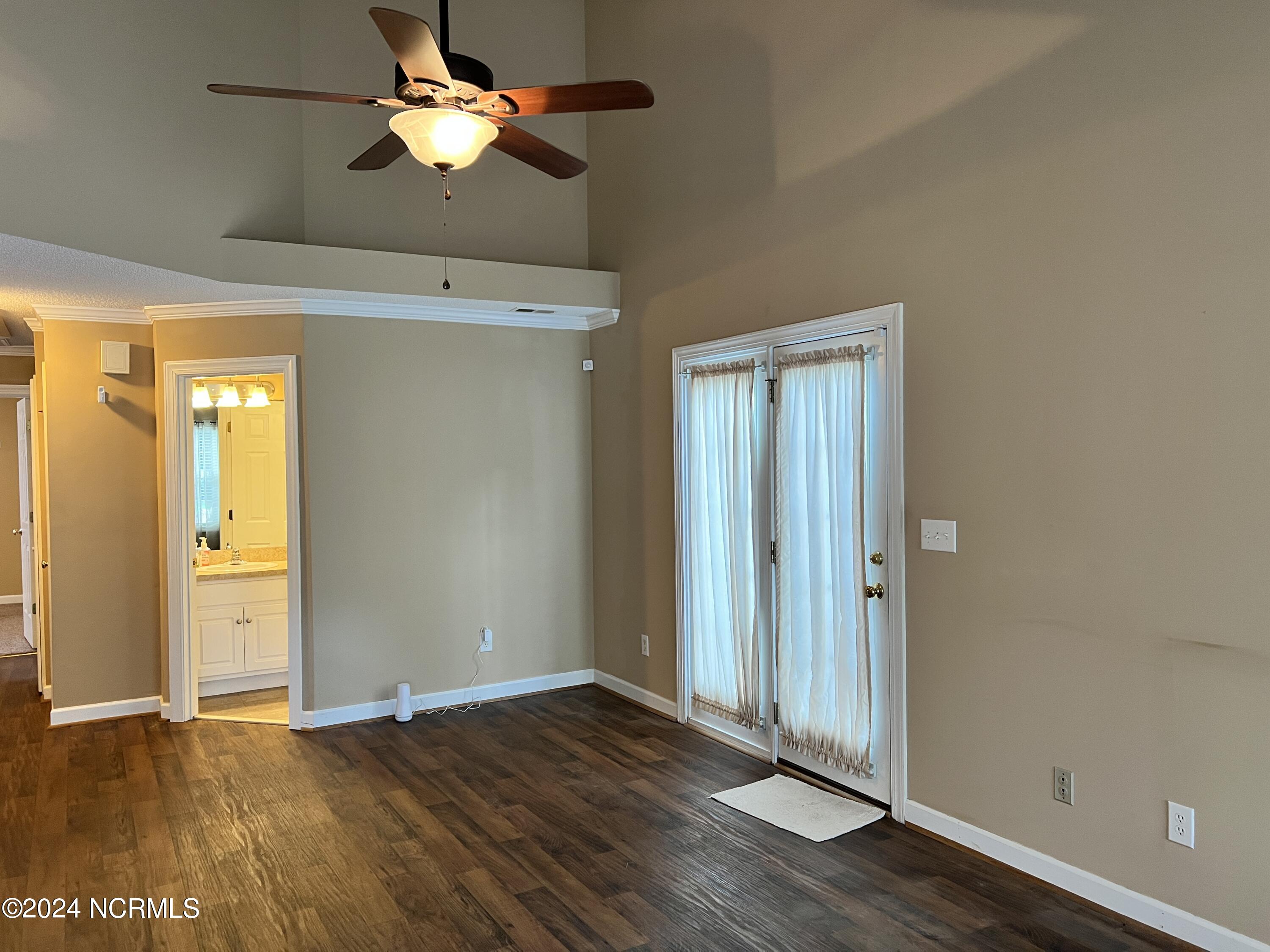 2429 Winding Creek Drive Property Photo 4