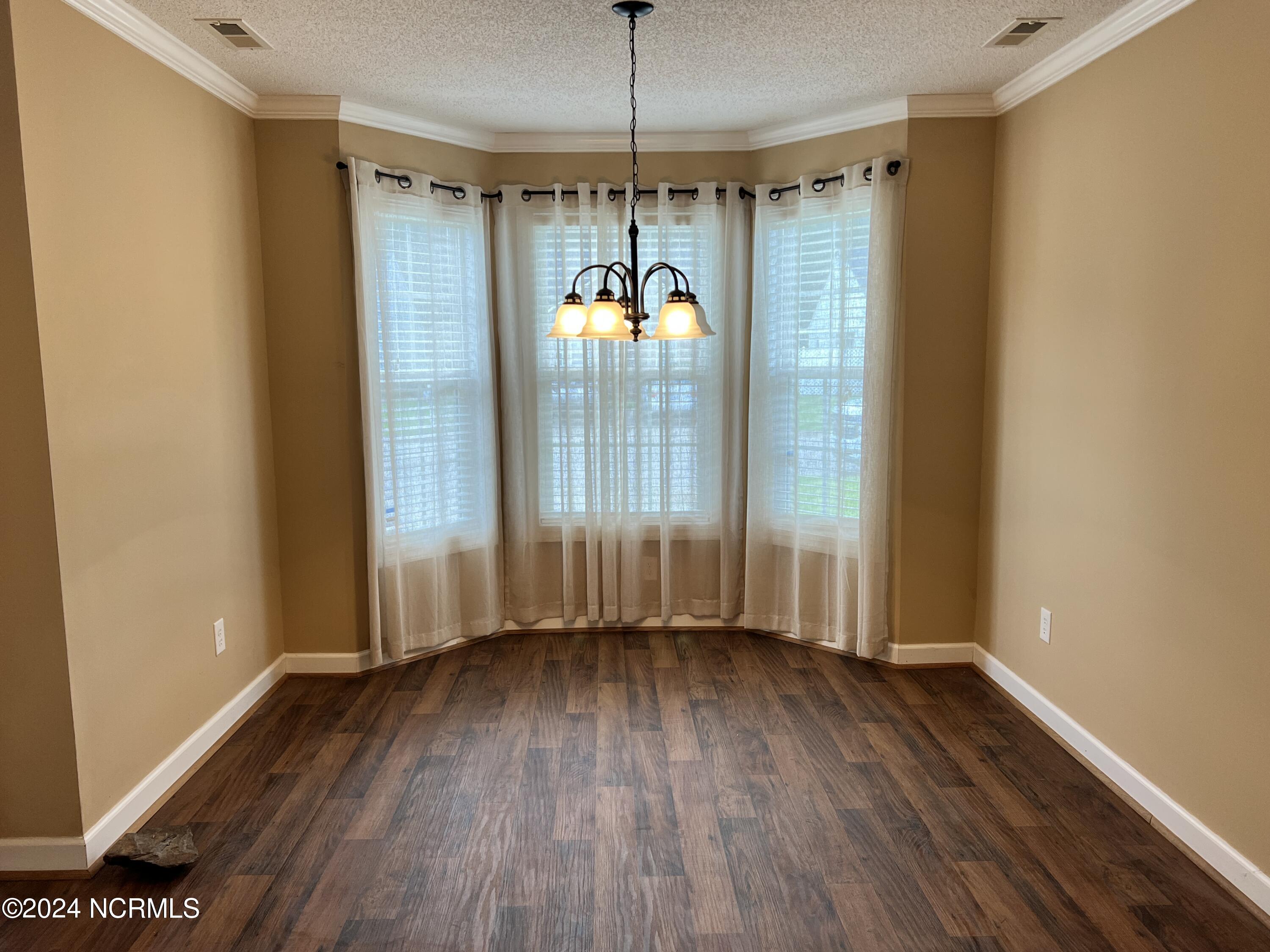 2429 Winding Creek Drive Property Photo 5