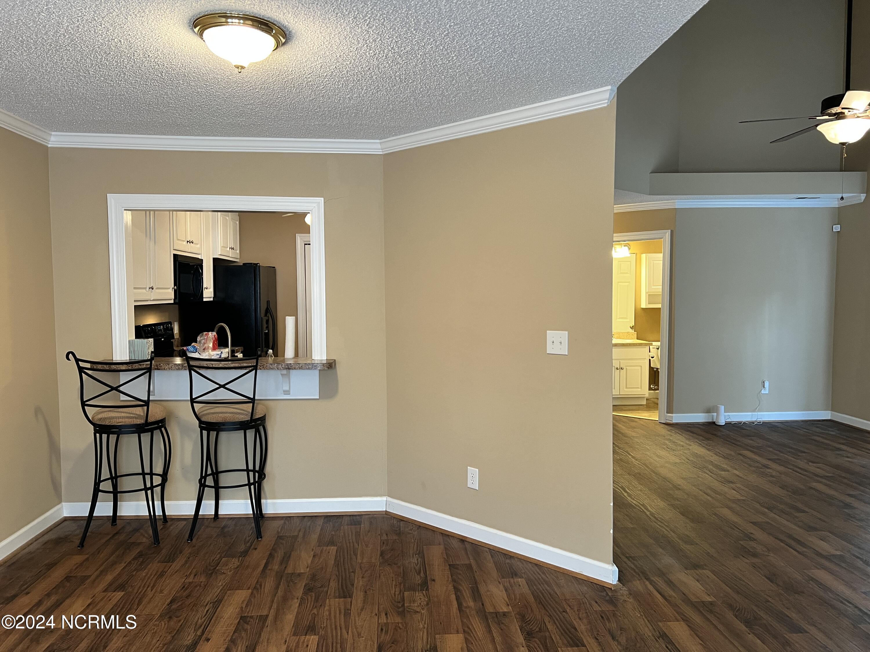 2429 Winding Creek Drive Property Photo 6