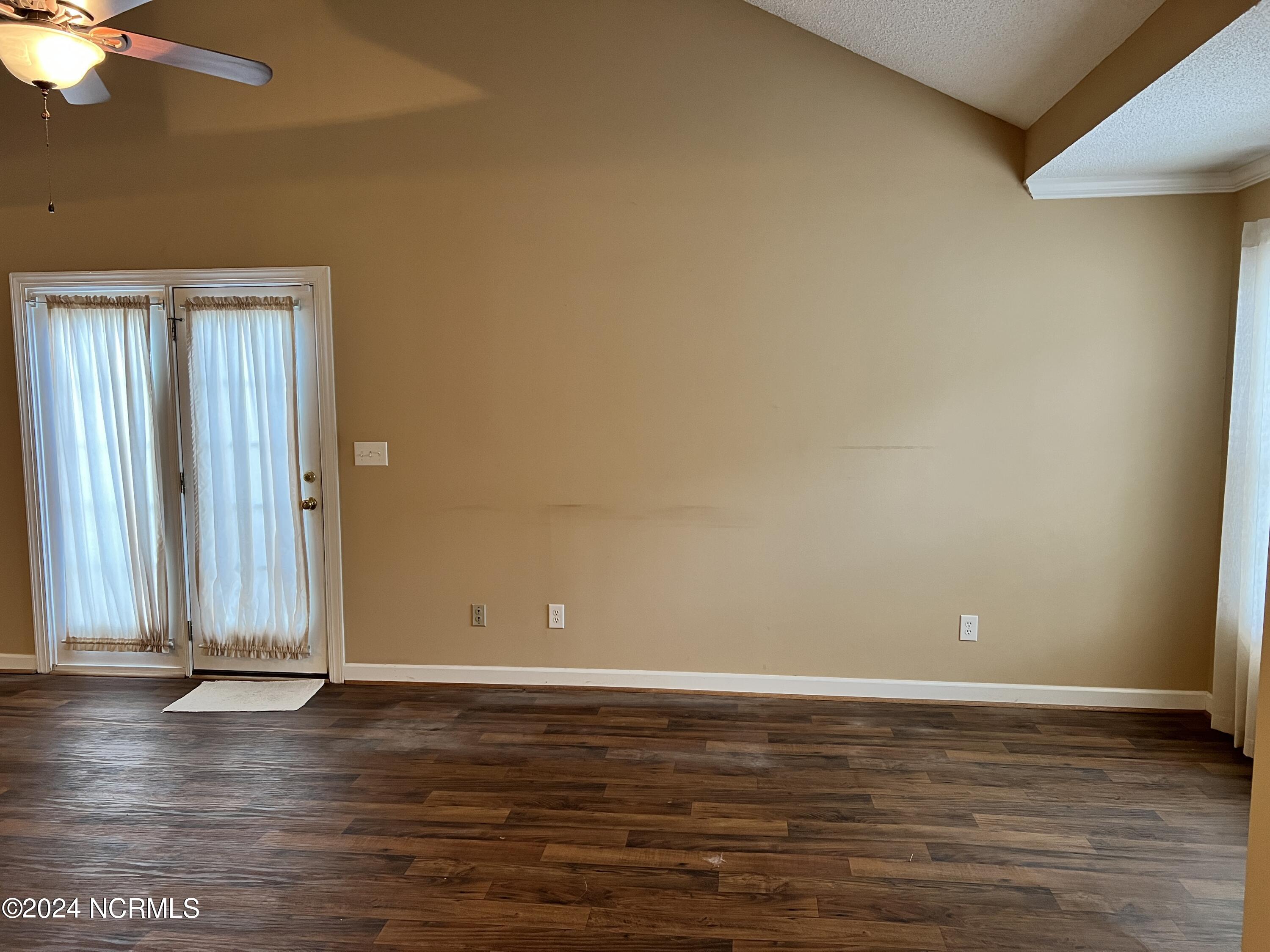 2429 Winding Creek Drive Property Photo 7
