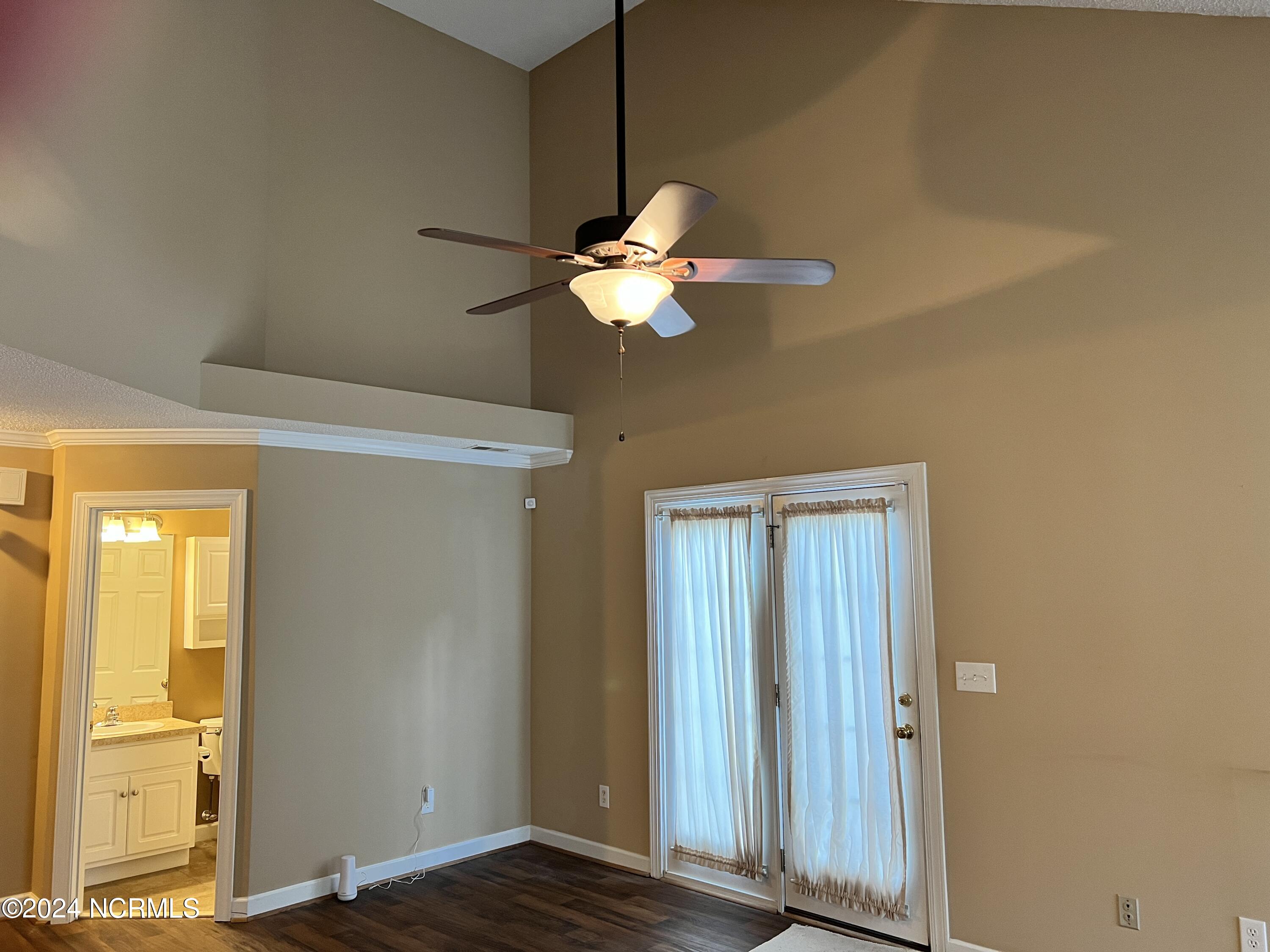 2429 Winding Creek Drive Property Photo 8