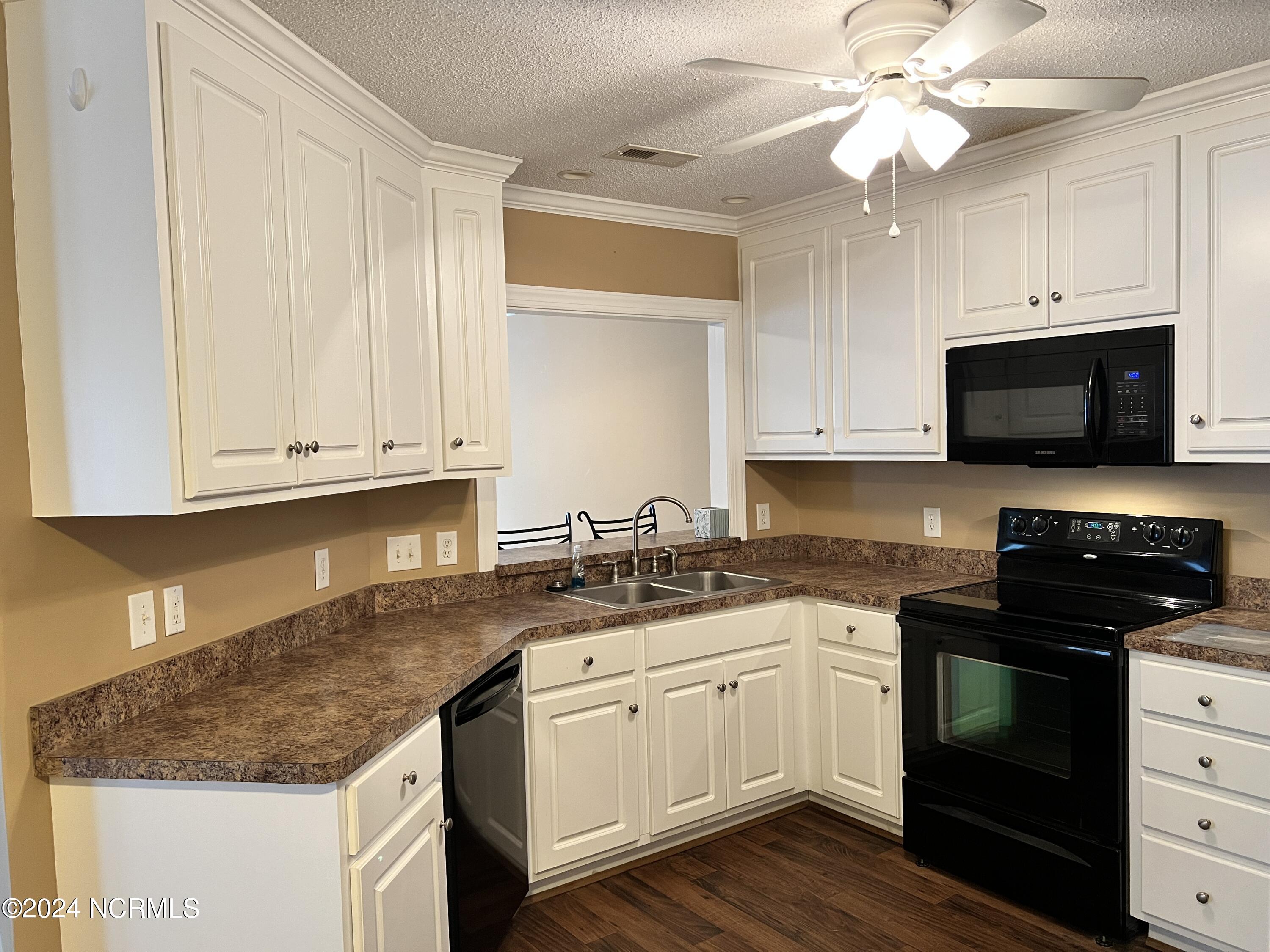 2429 Winding Creek Drive Property Photo 10