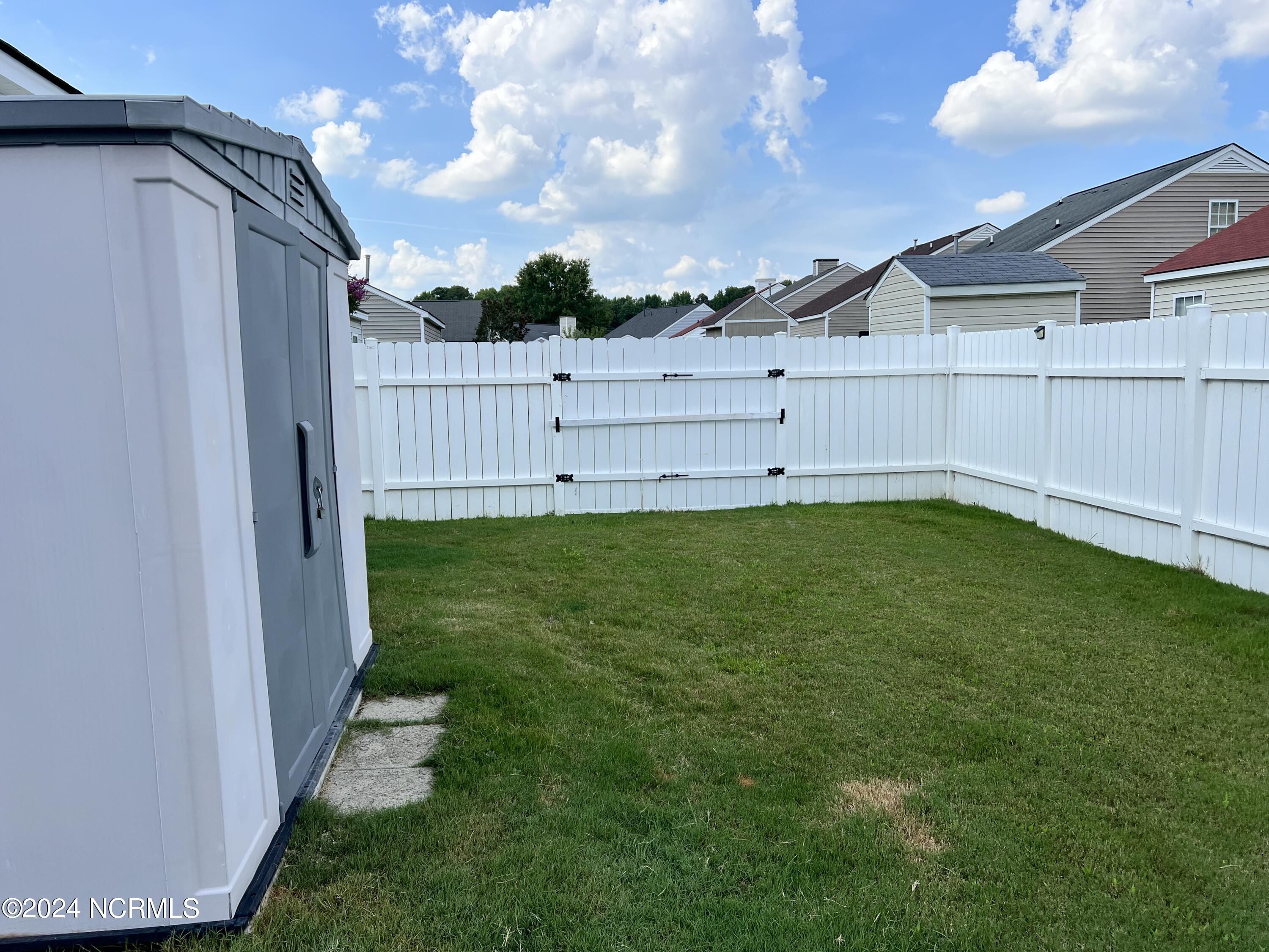 2429 Winding Creek Drive Property Photo 22