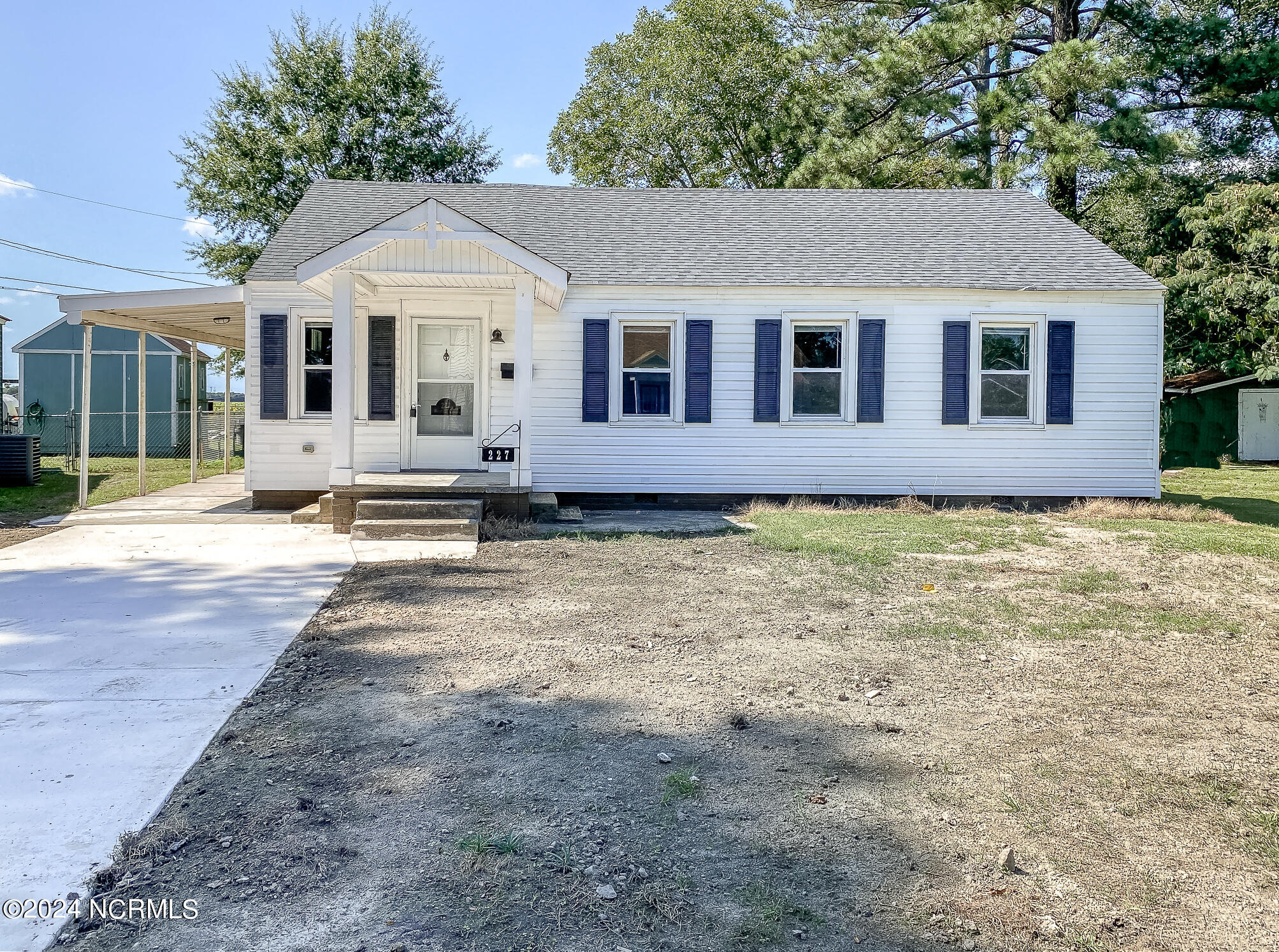 227 Woodland Circle Property Photo 2